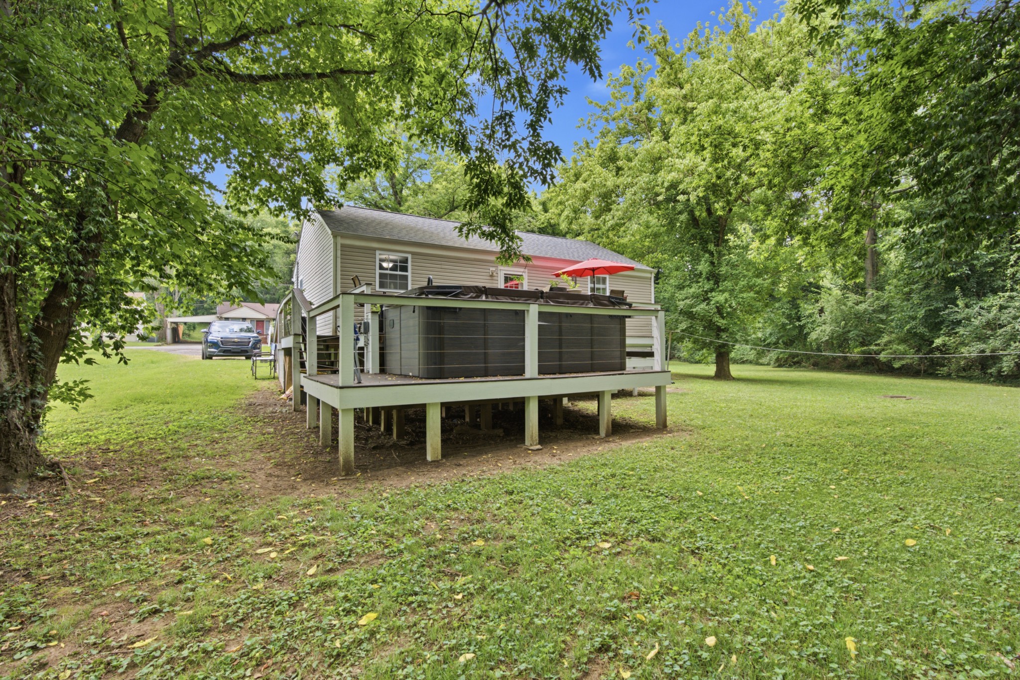 5636 Meadowcrest Ln, Nashville, TN 37209