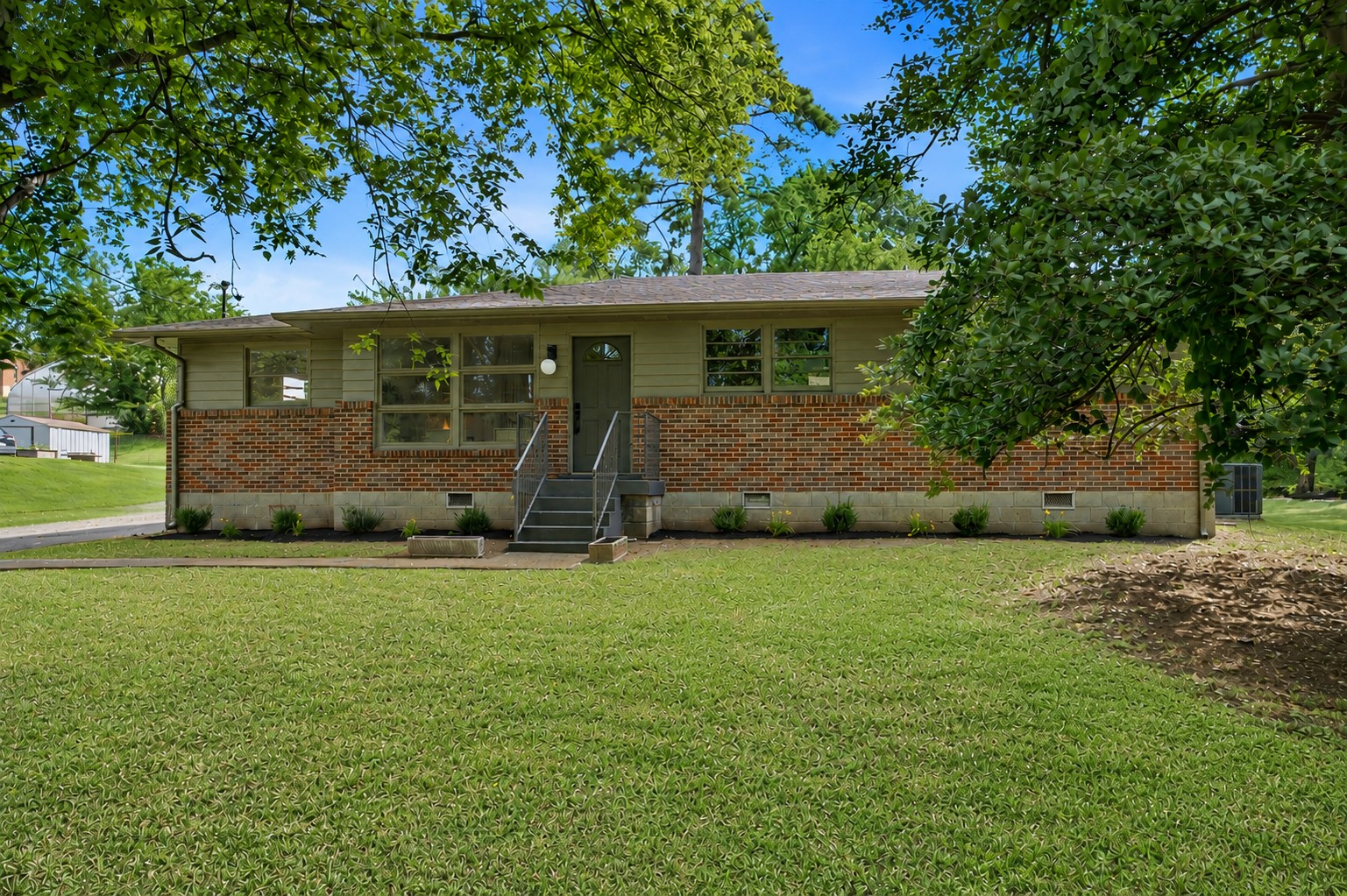 715 Newhall Dr, Nashville, TN 37206