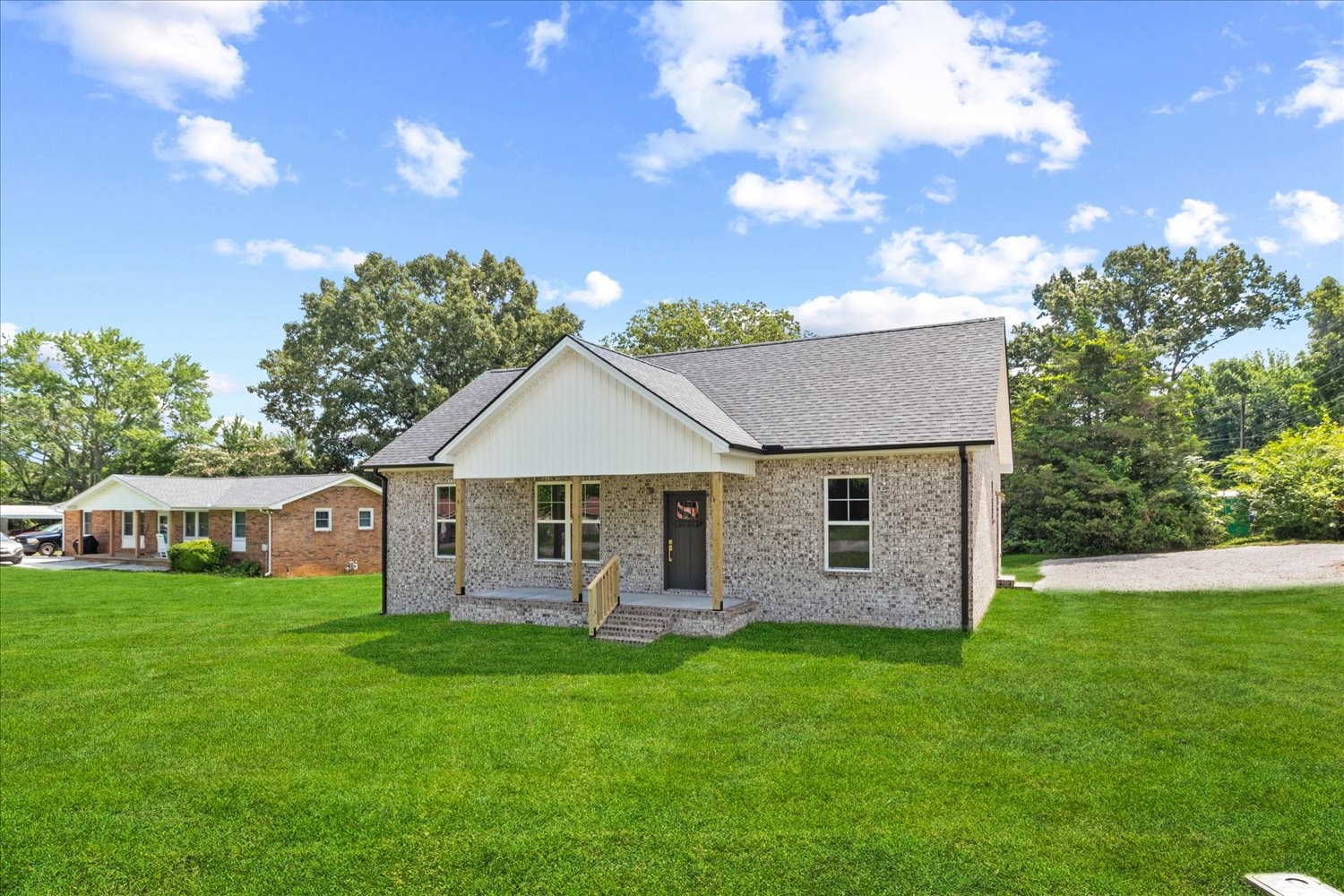 101 Hogin Rd, Dickson, TN 37055