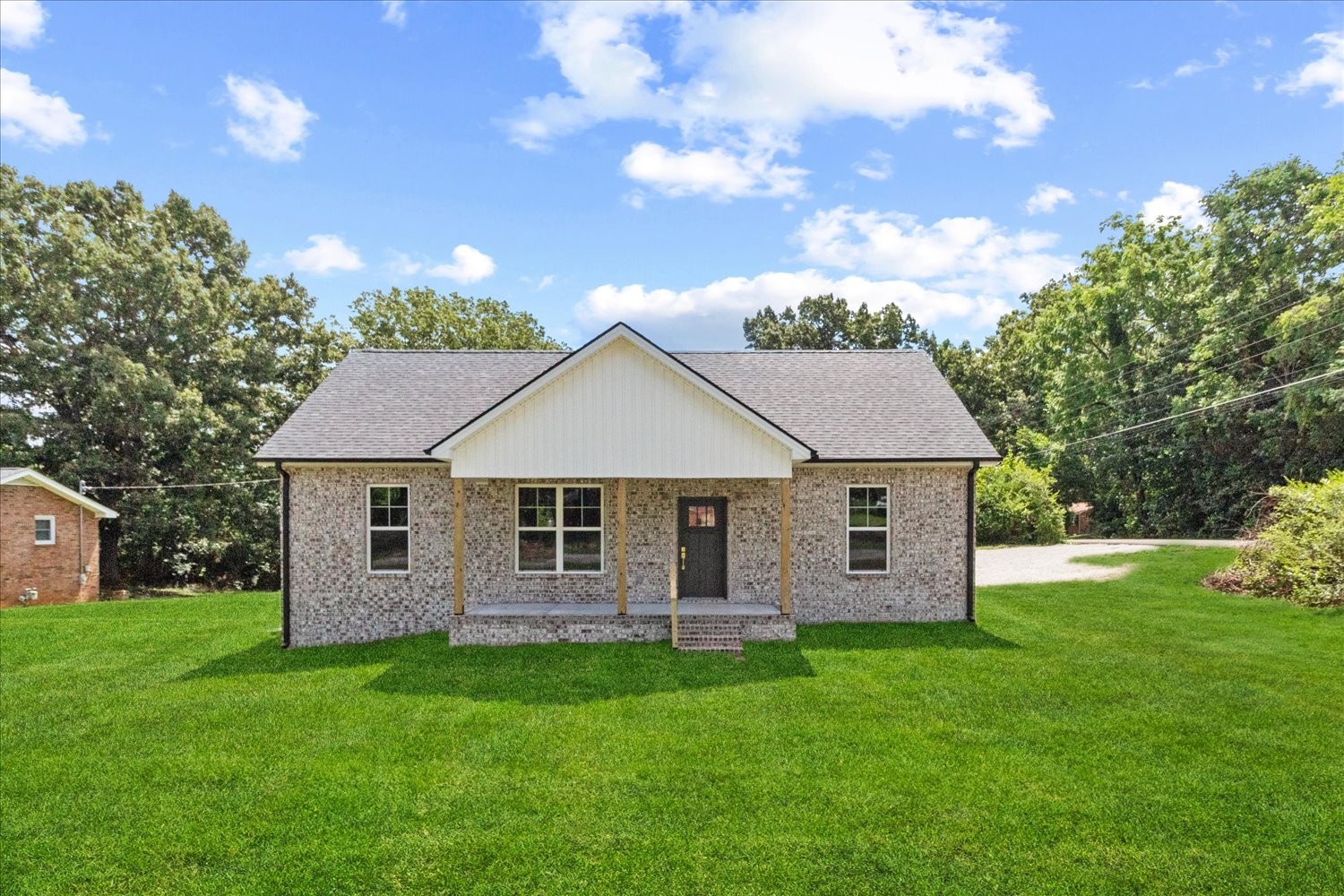 101 Hogin Rd, Dickson, TN 37055
