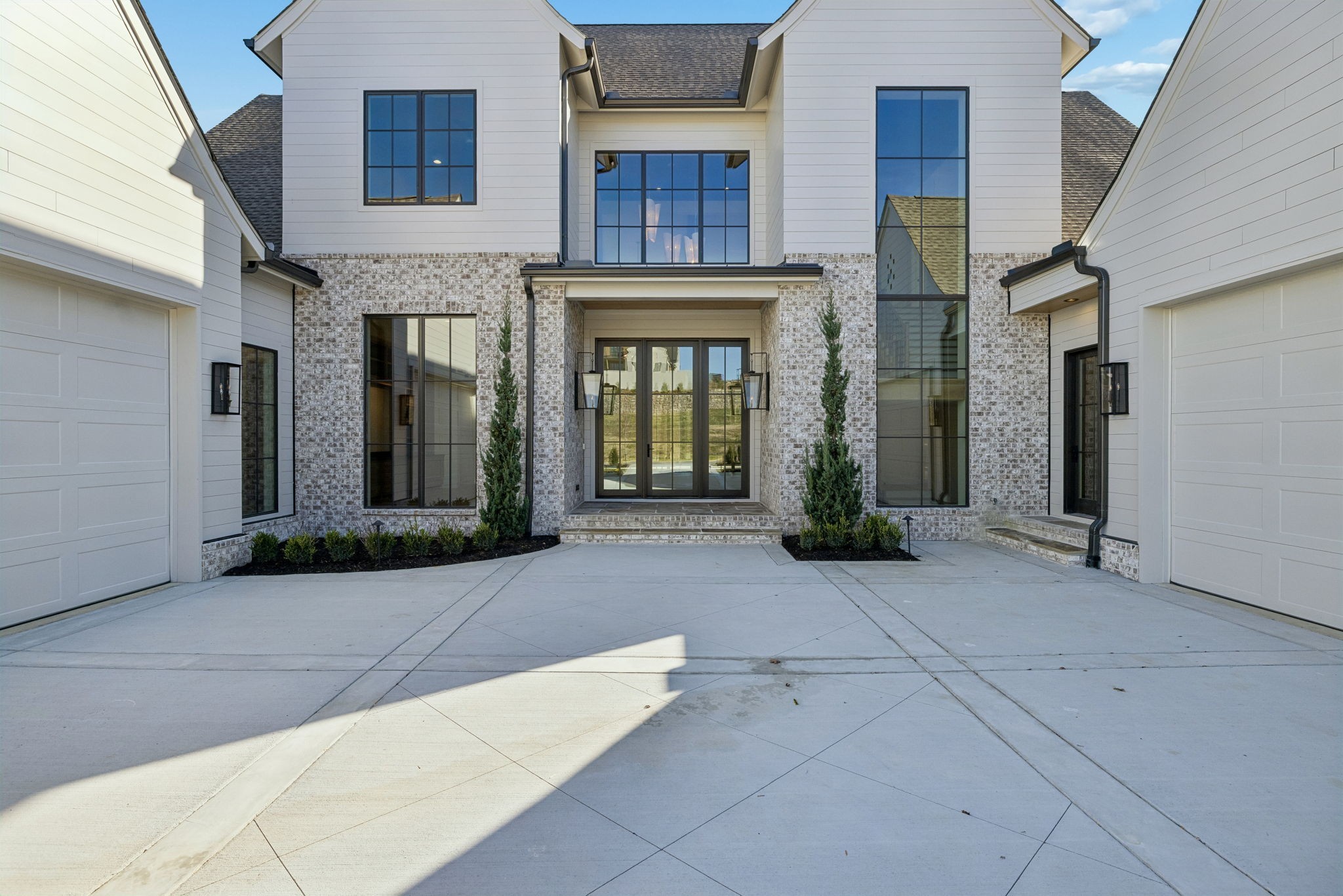 8392 Solstice Dr, College Grove, TN 37046