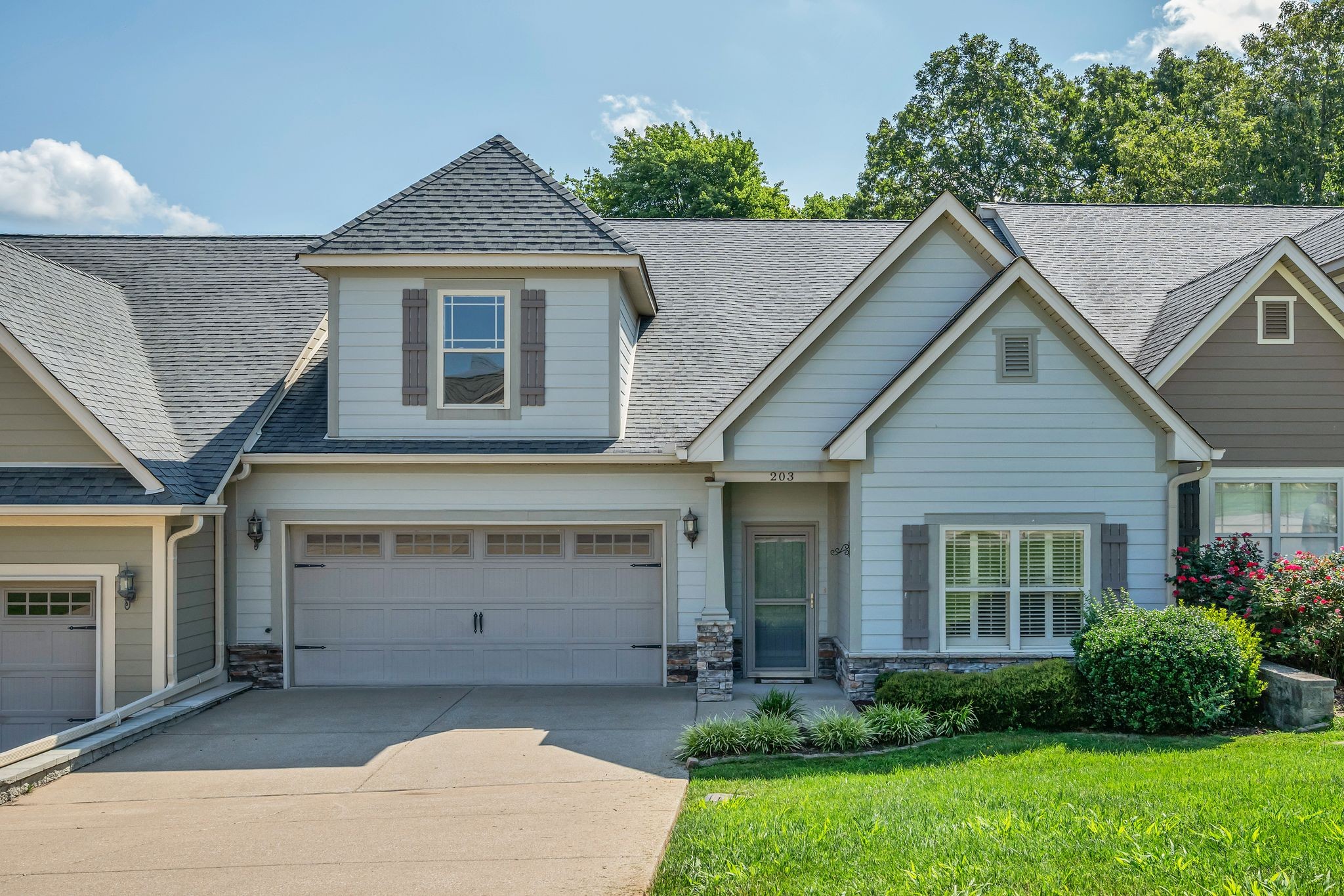 203 Lake Villa Ct, Dickson, TN 37055