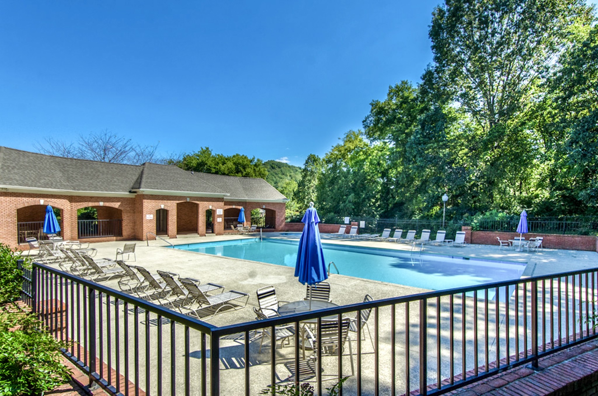 1074 Highland Rd, Brentwood, TN 37027