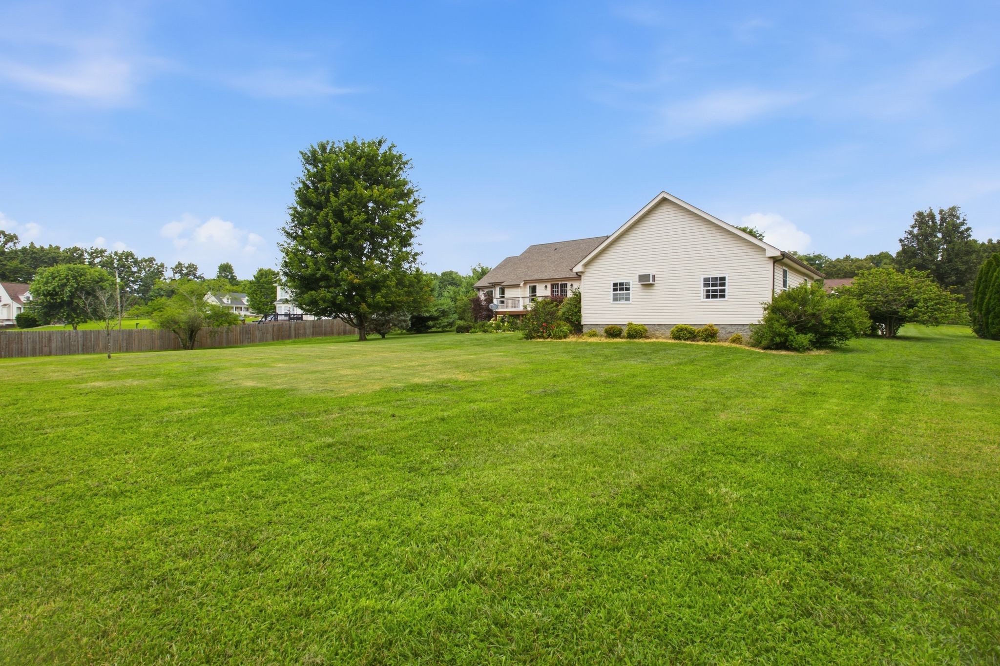 502 Fawn Ct, Burns, TN 37029
