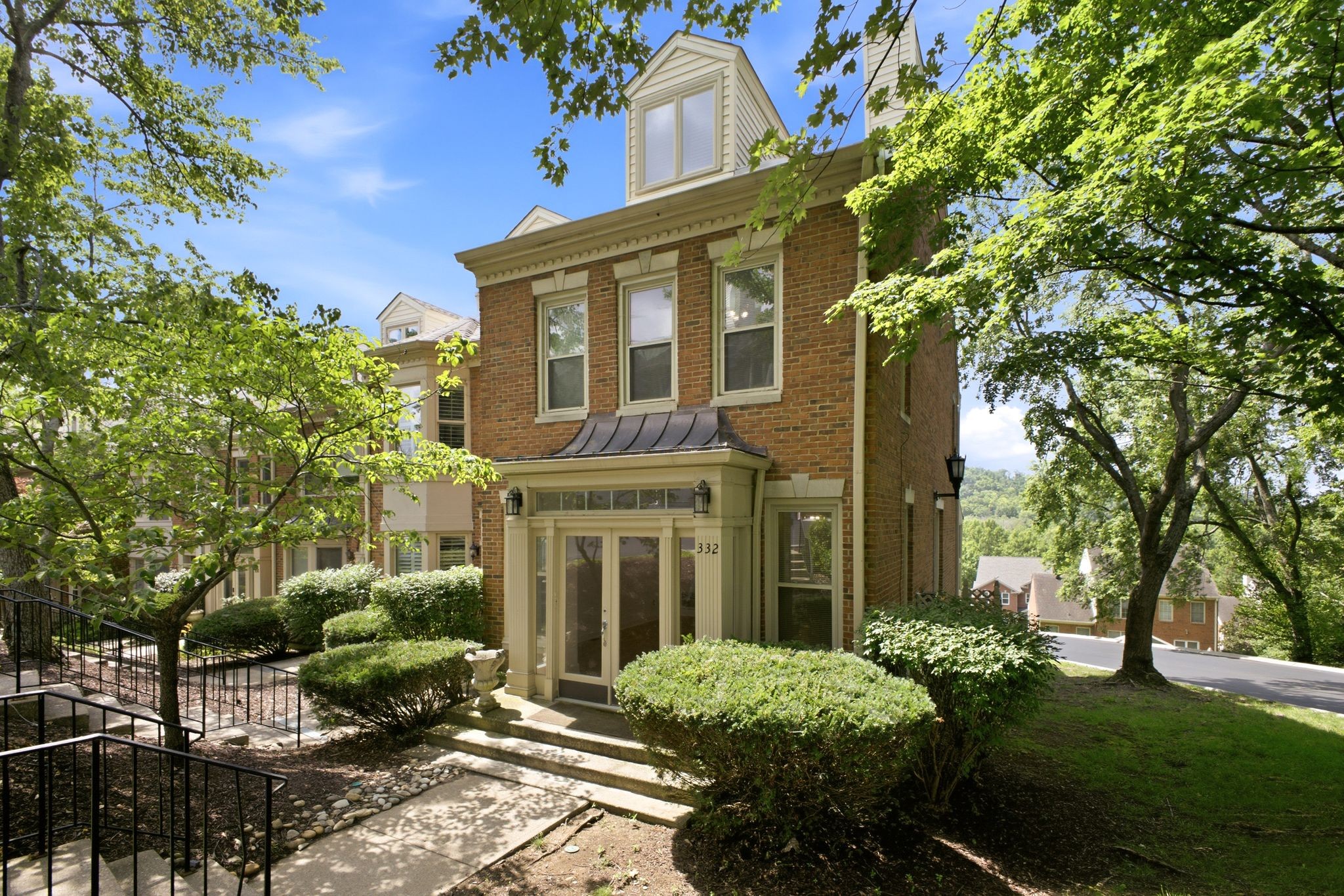 332 Ardsley Pl, Nashville, TN 37215