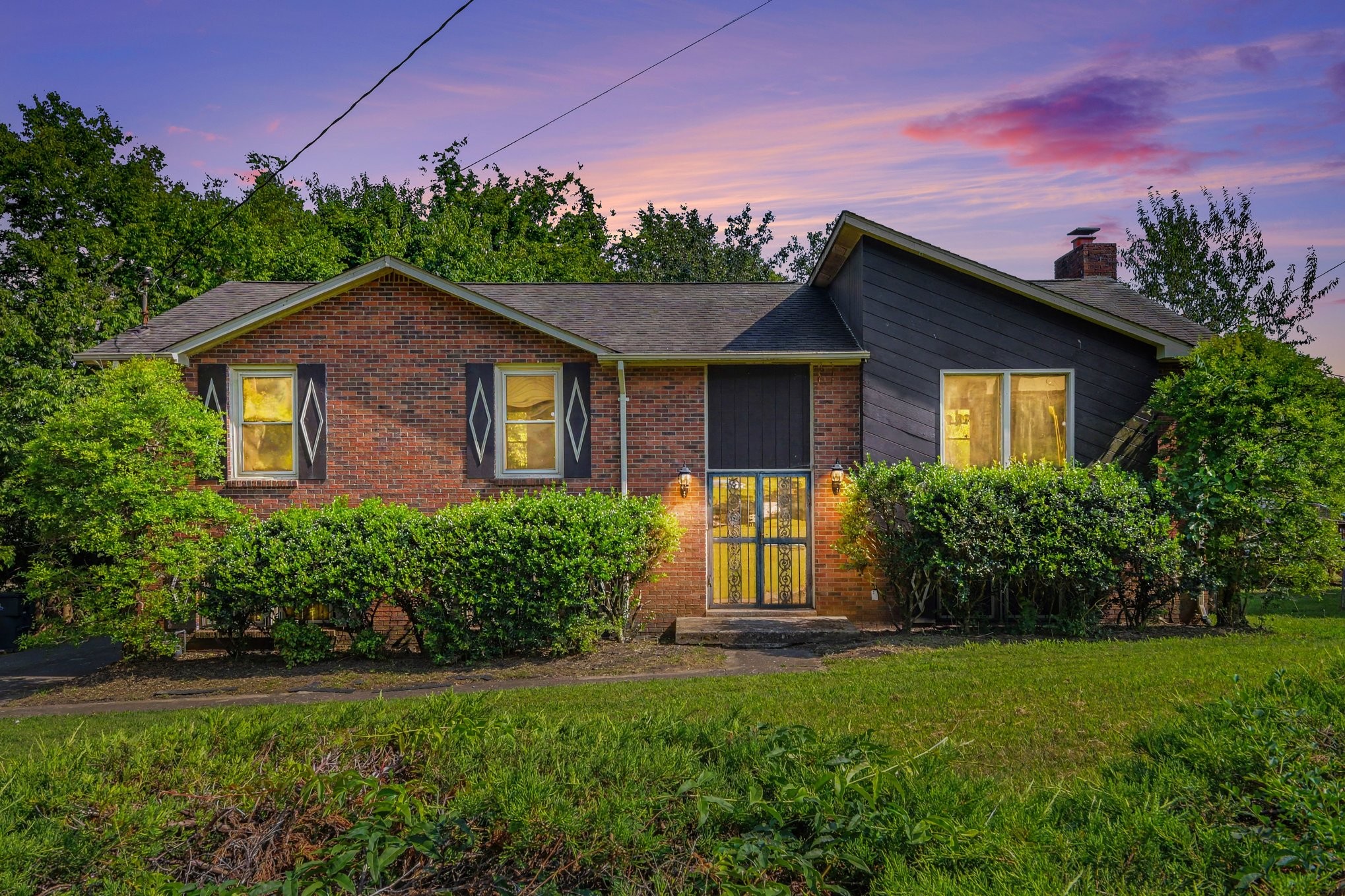4301 Golden Hills Dr, Nashville, TN 37218