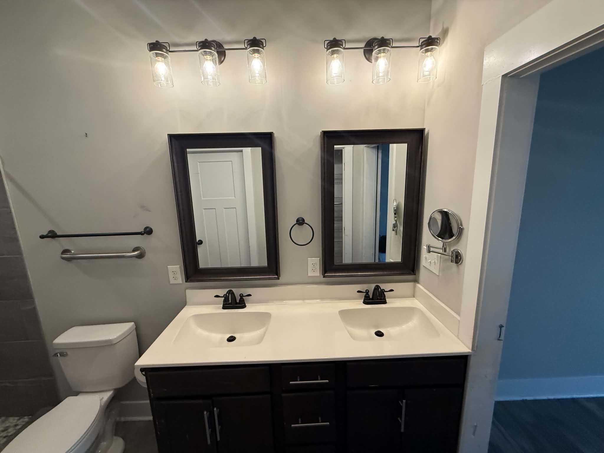 308 College St, Burns, TN 37029