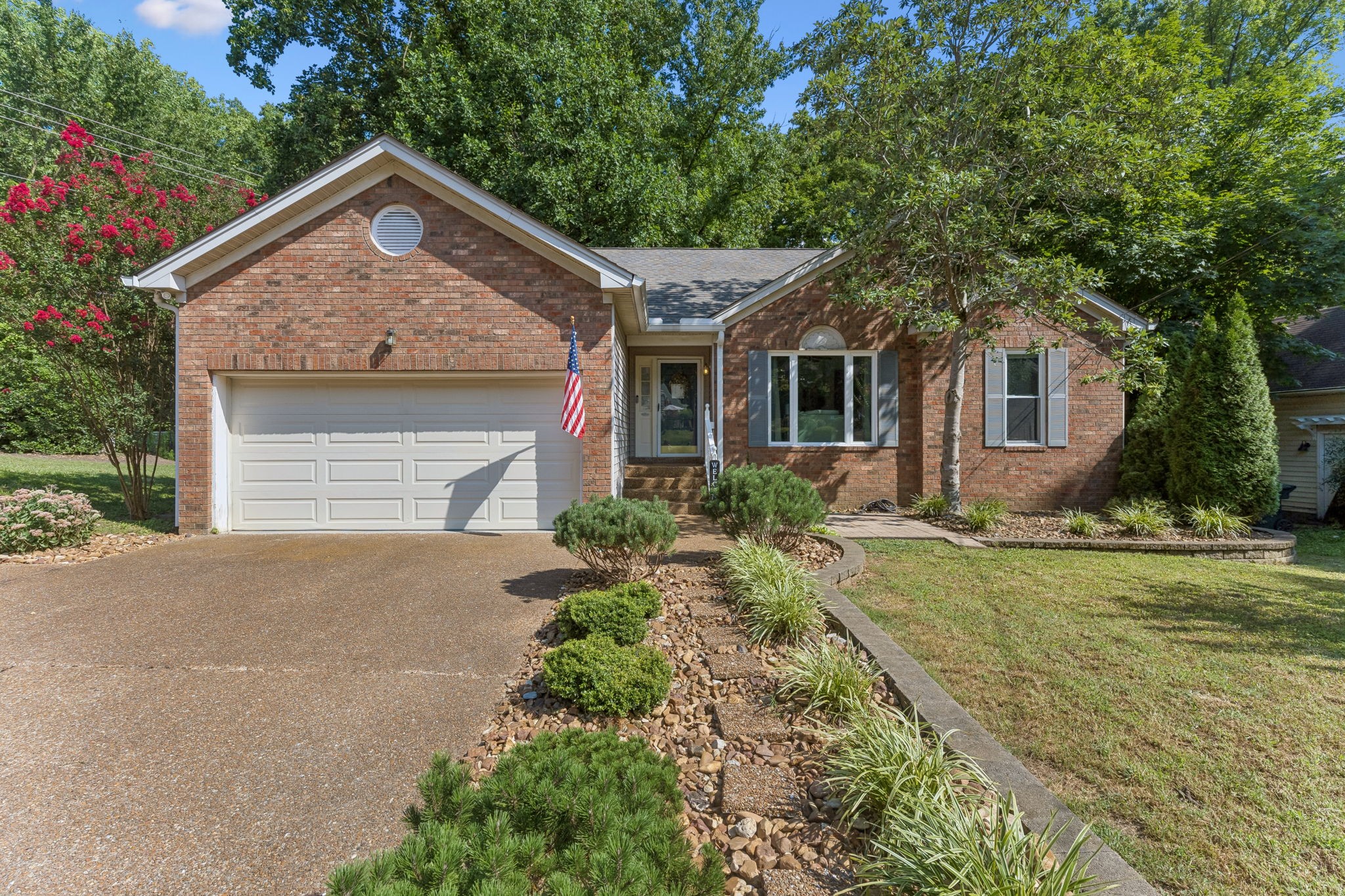 2180 Strombury Dr, Hermitage, TN 37076