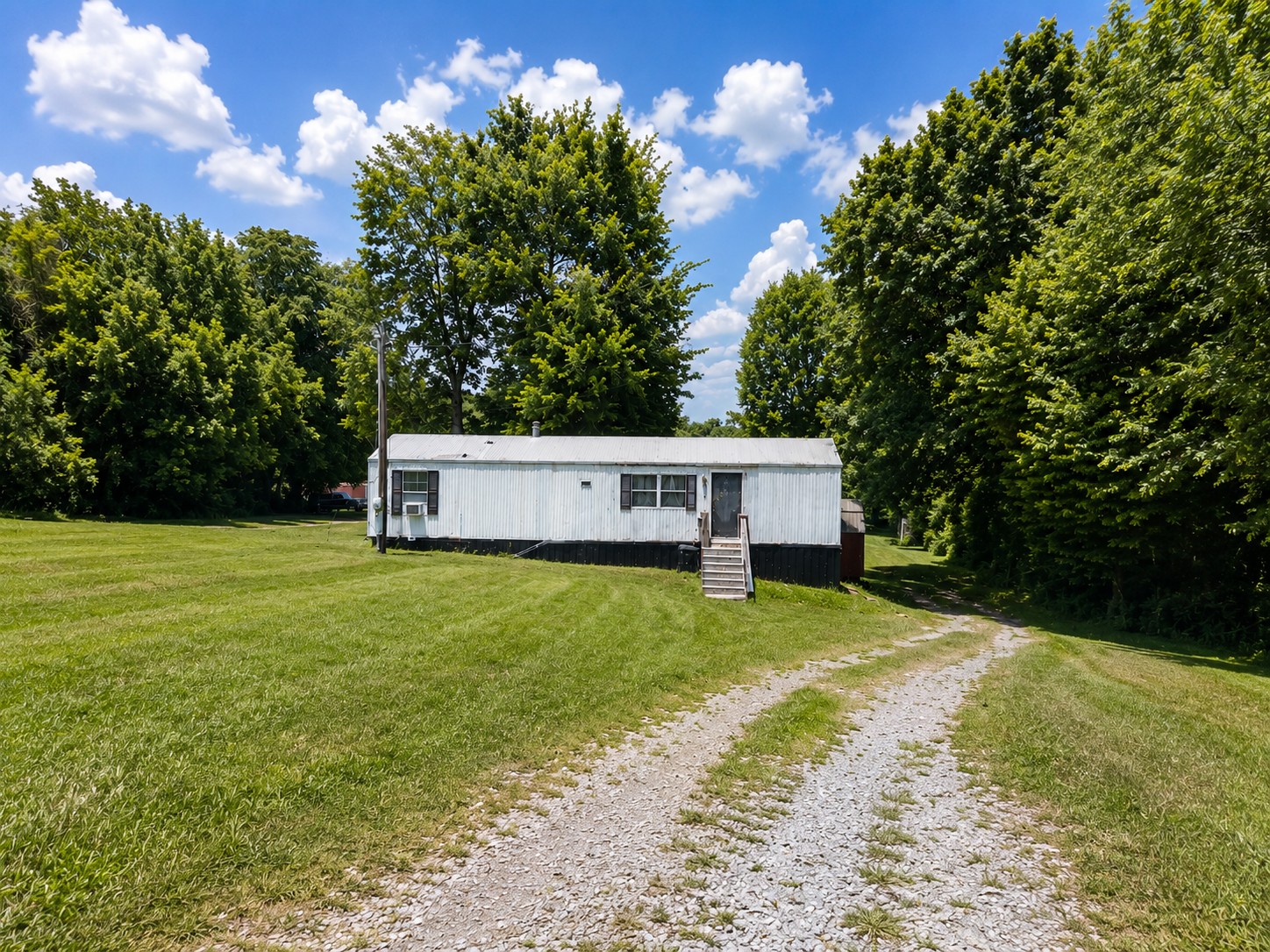 8077 Golf Club Rd, Mount Pleasant, TN 38474