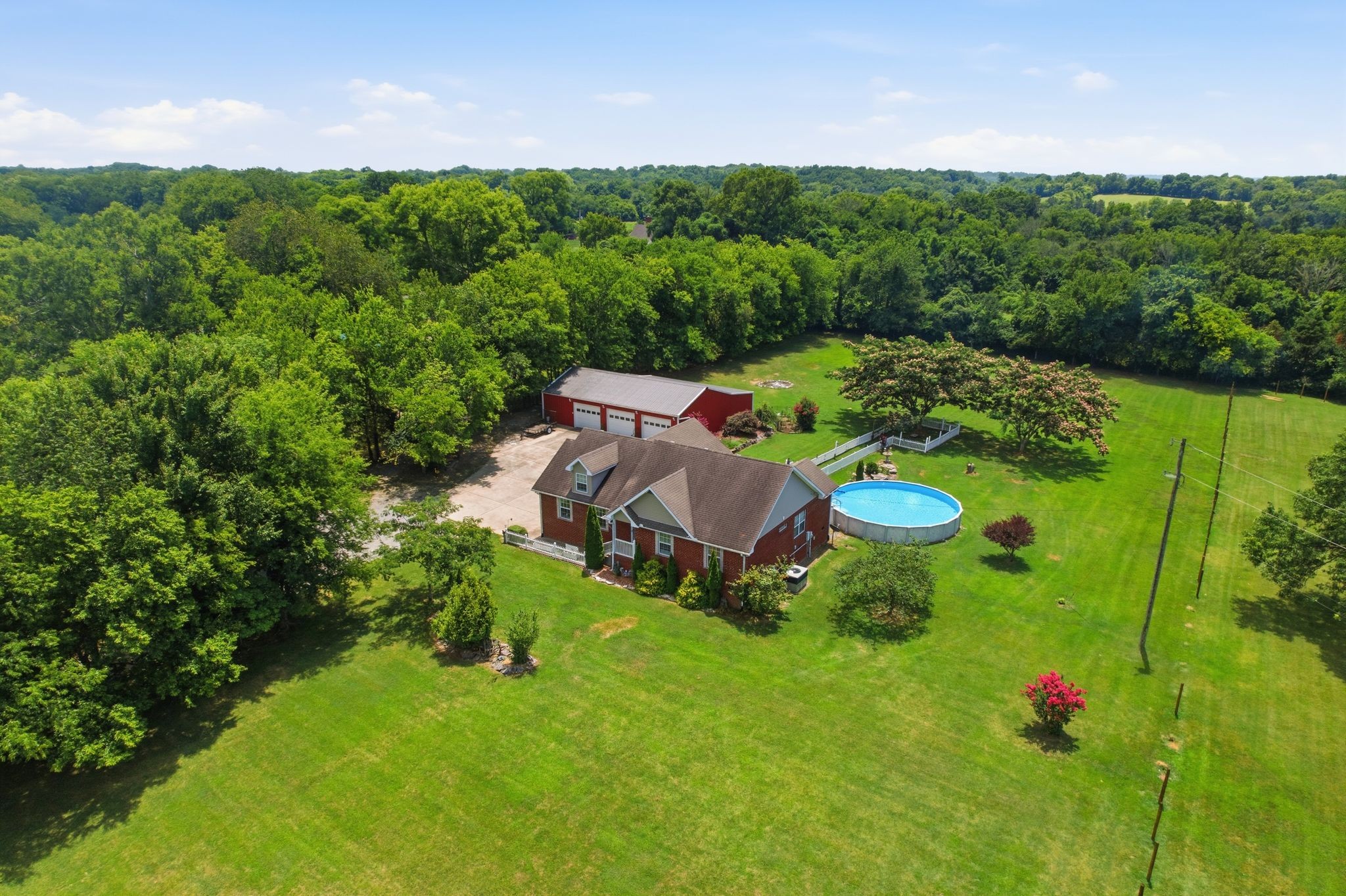 113 E Robertson Rd, Castalian Springs, TN 37031