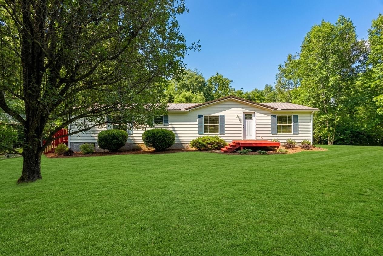 530 N Fork Rd, Charlotte, TN 37036