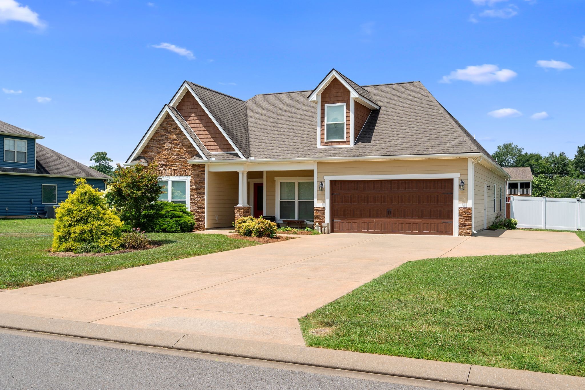 669 Laurel Ln, Murfreesboro, TN 37127