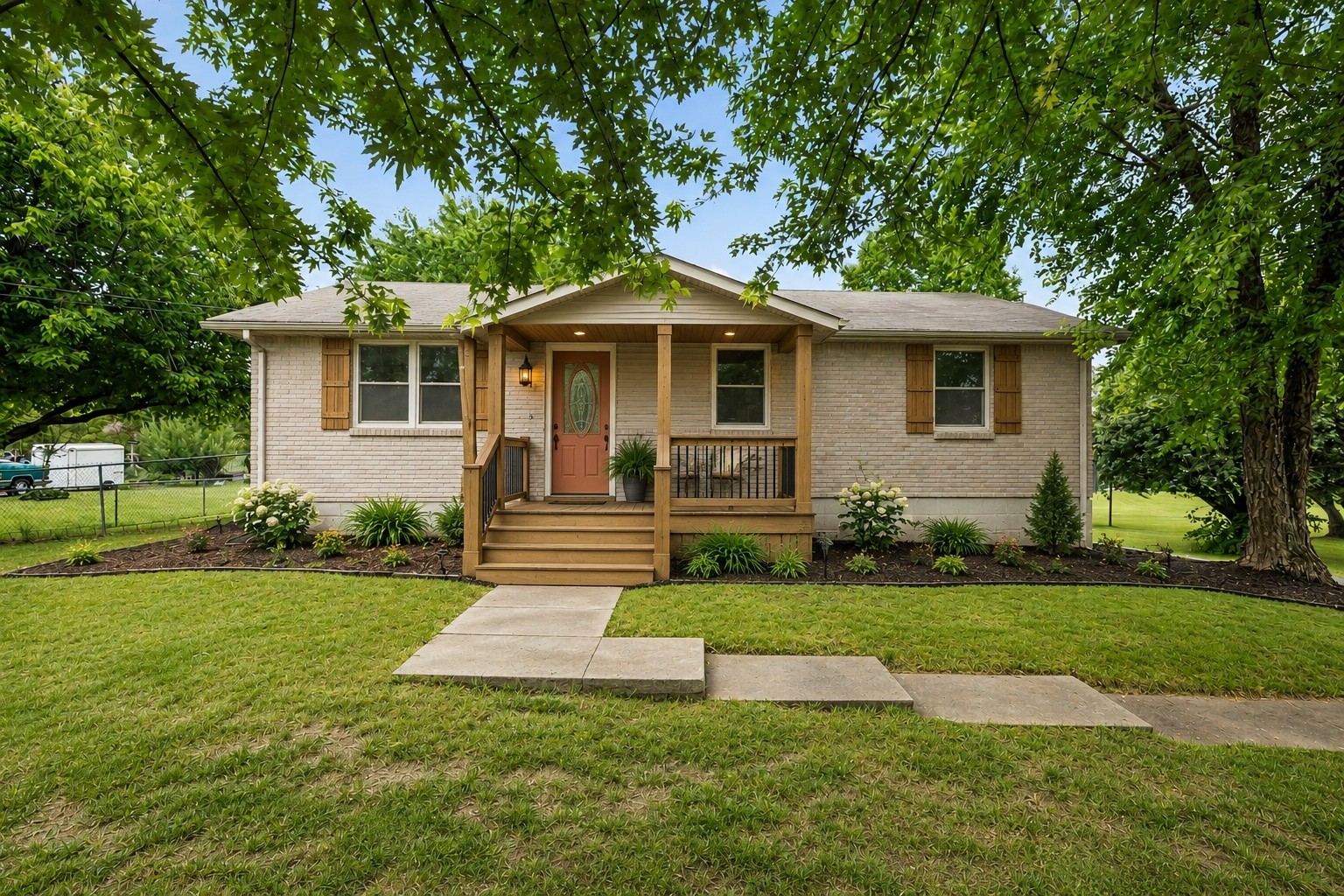 700 Volunteer Dr, White House, TN 37188