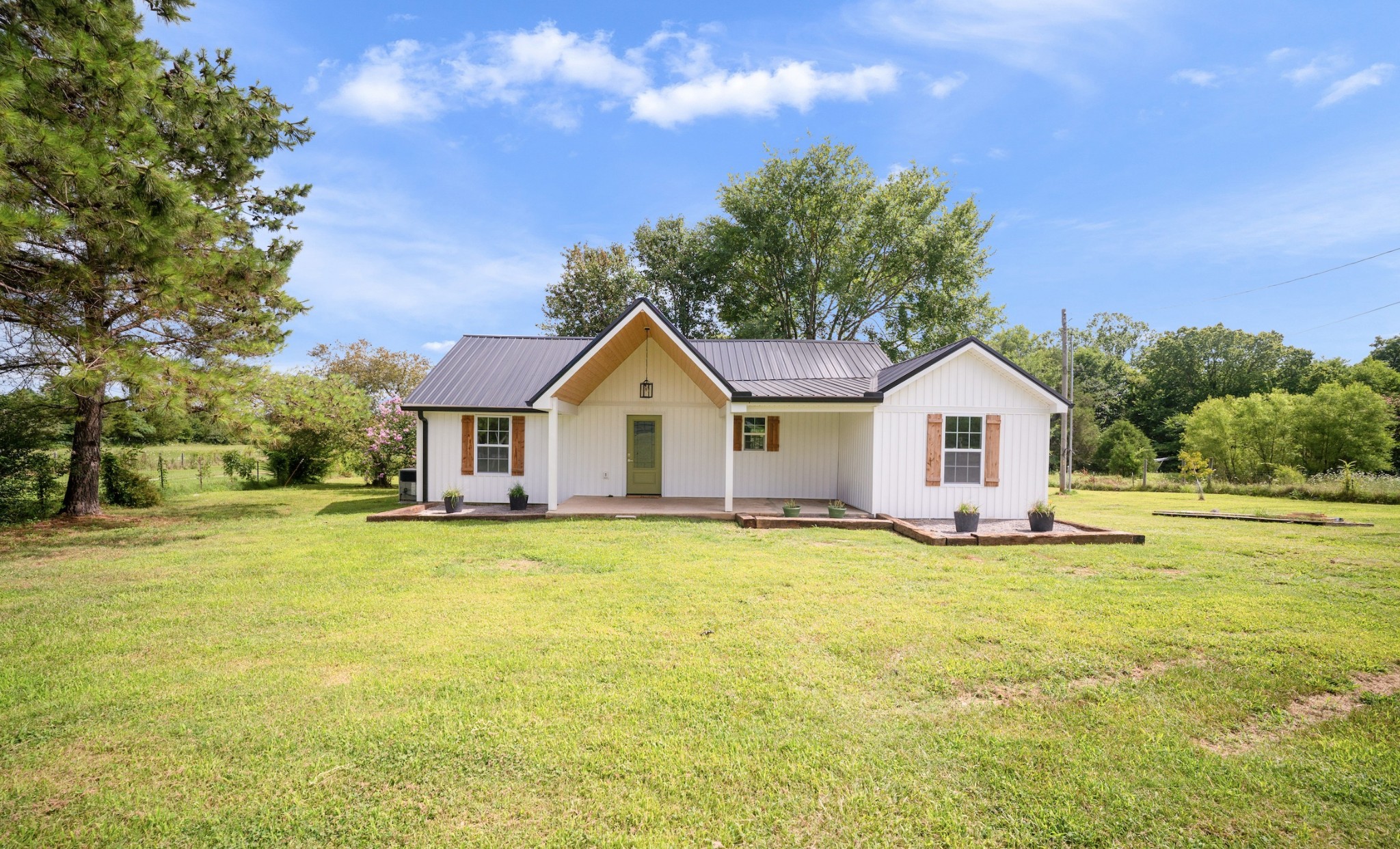 1601 Maple Valley Rd, Charlotte, TN 37036