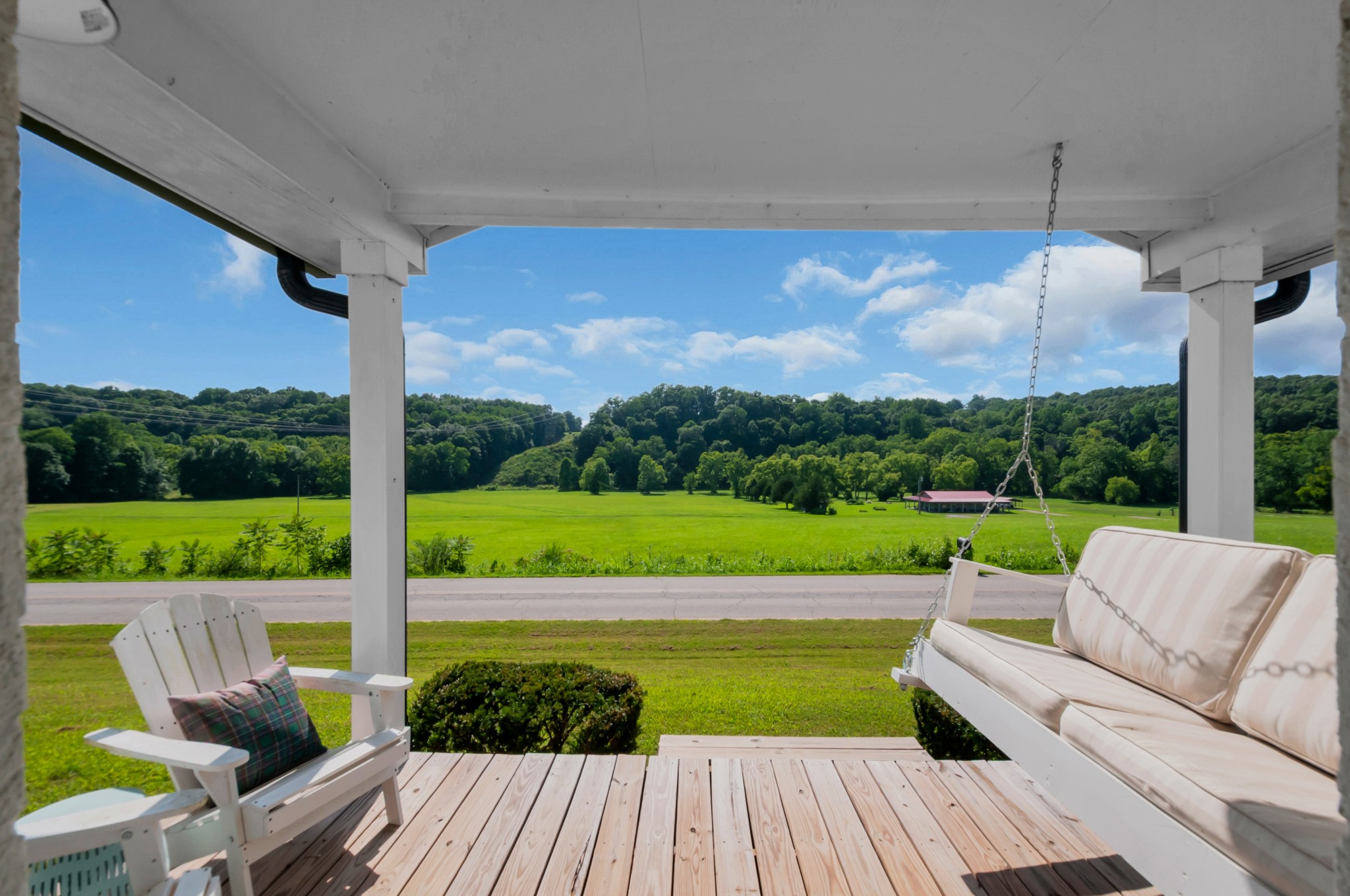 425 E Piney Rd, Dickson, TN 37055