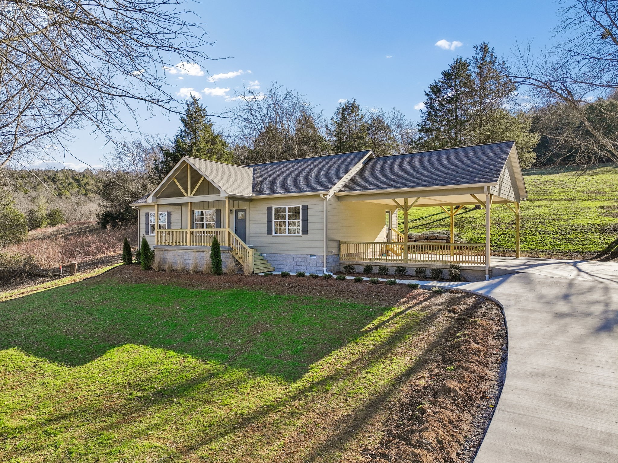 105 Agee Branch Ln, Hickman, TN 38567