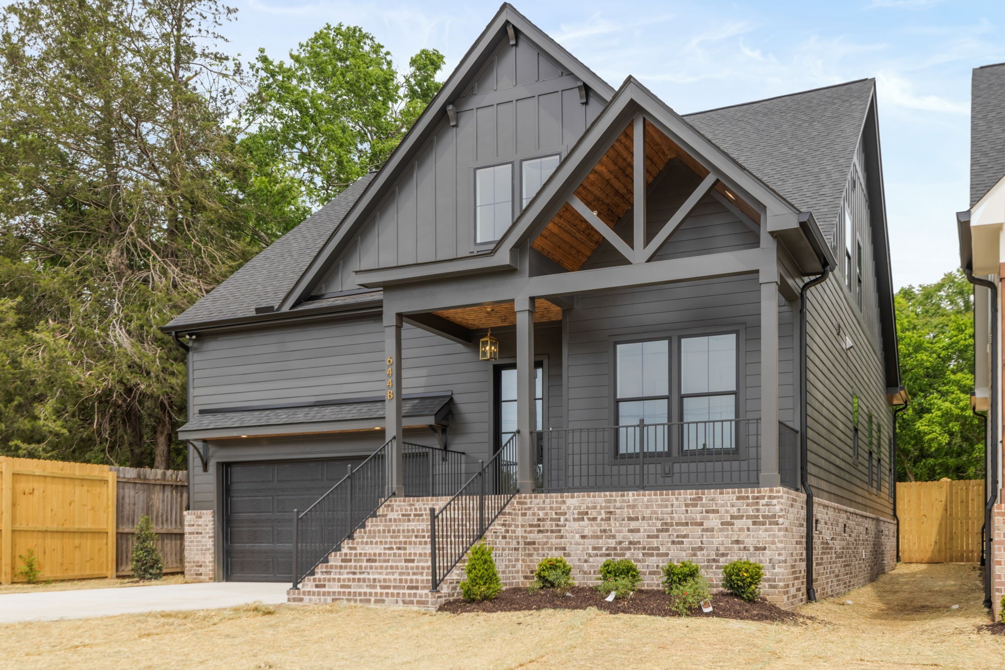 644 W Green Ln #B, Nashville, TN 37207