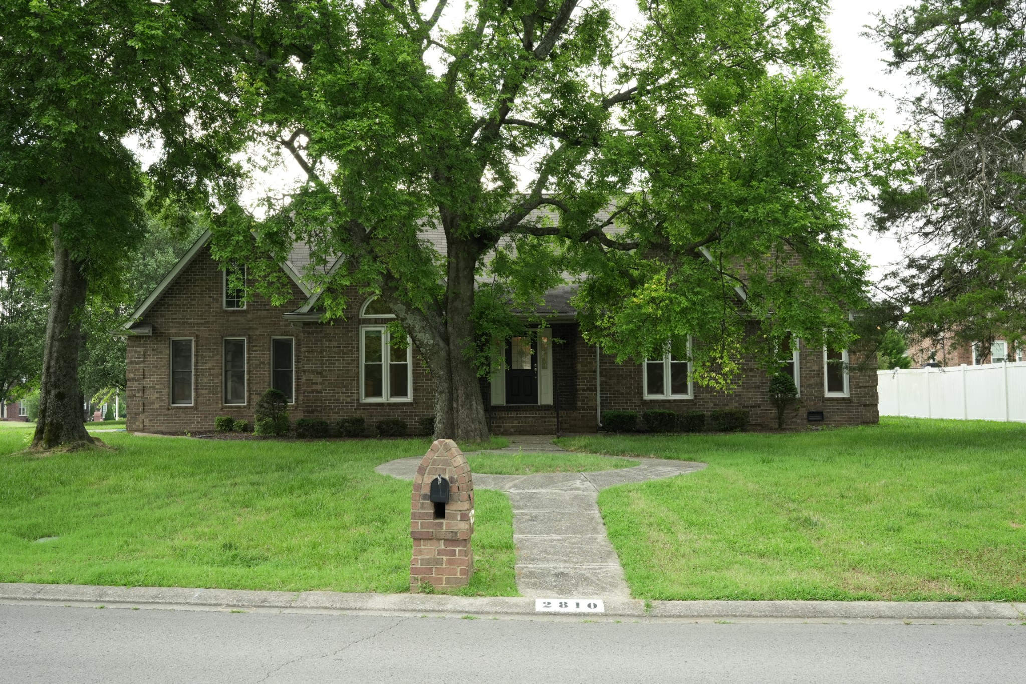 2810 Regenwood Dr, Murfreesboro, TN 37129
