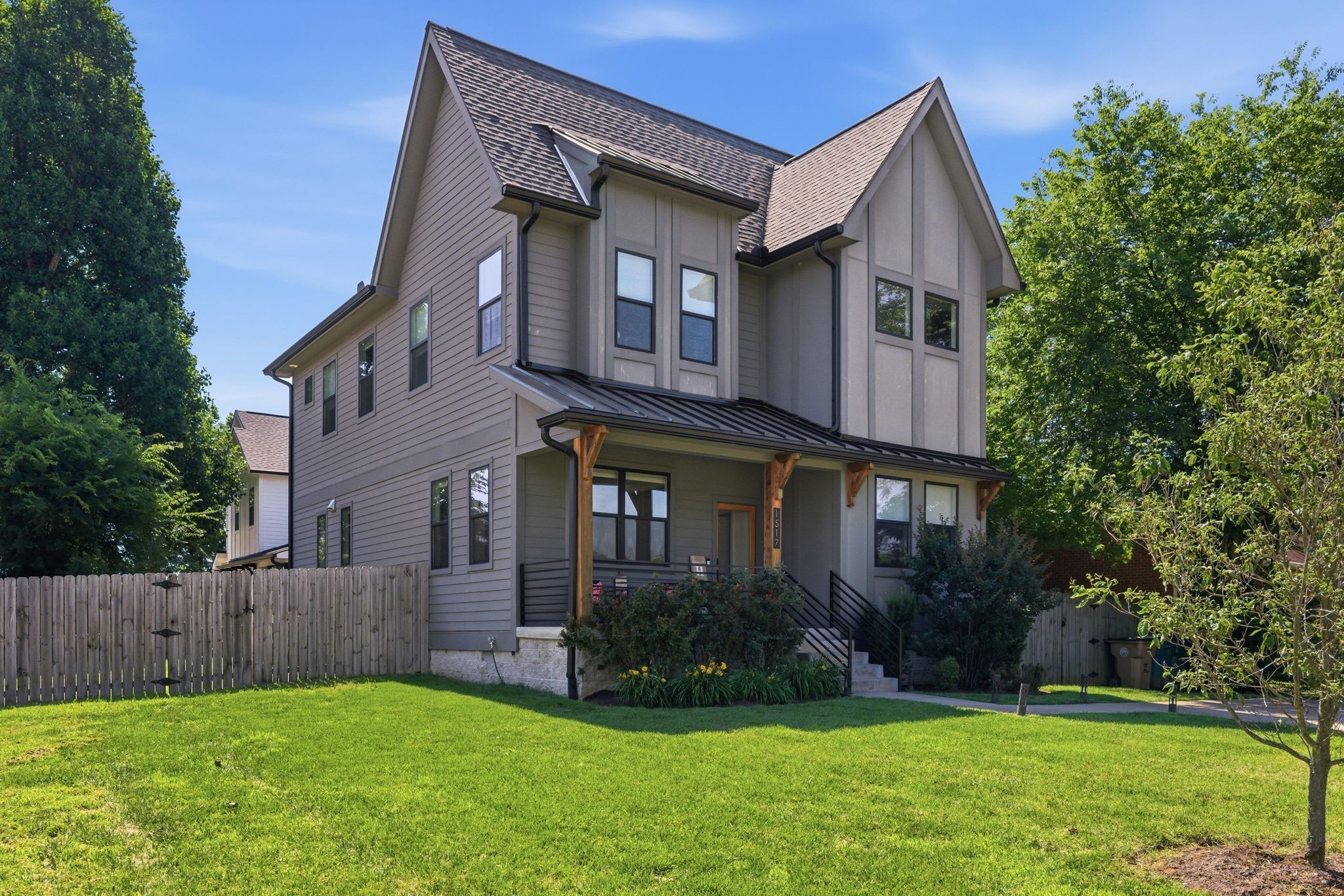 1517 Jones Ave, Nashville, TN 37207