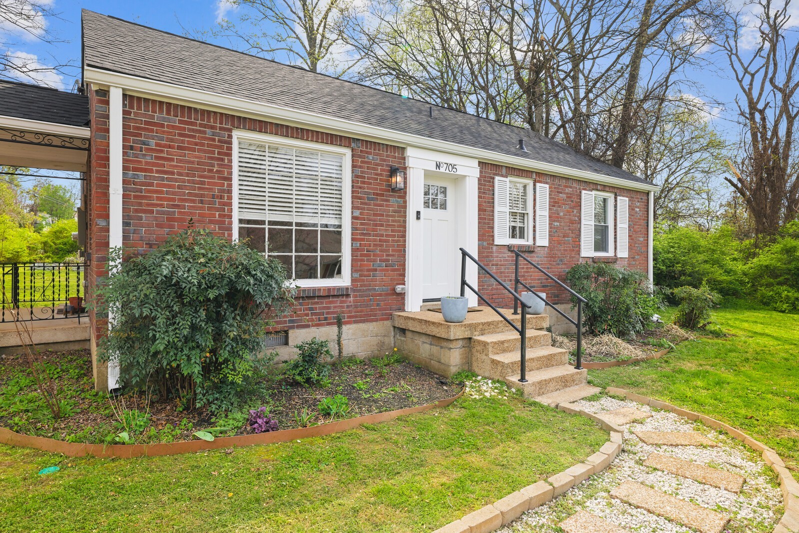 705 Drummond Dr, Nashville, TN 37211