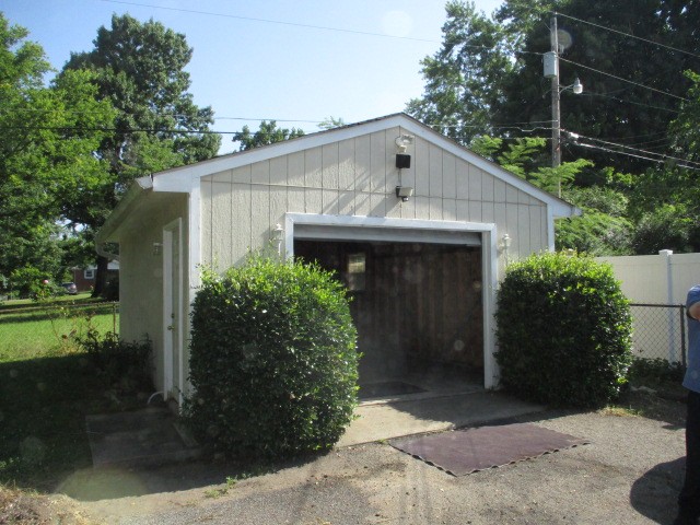 218 Glenn Ave, Gallatin, TN 37066