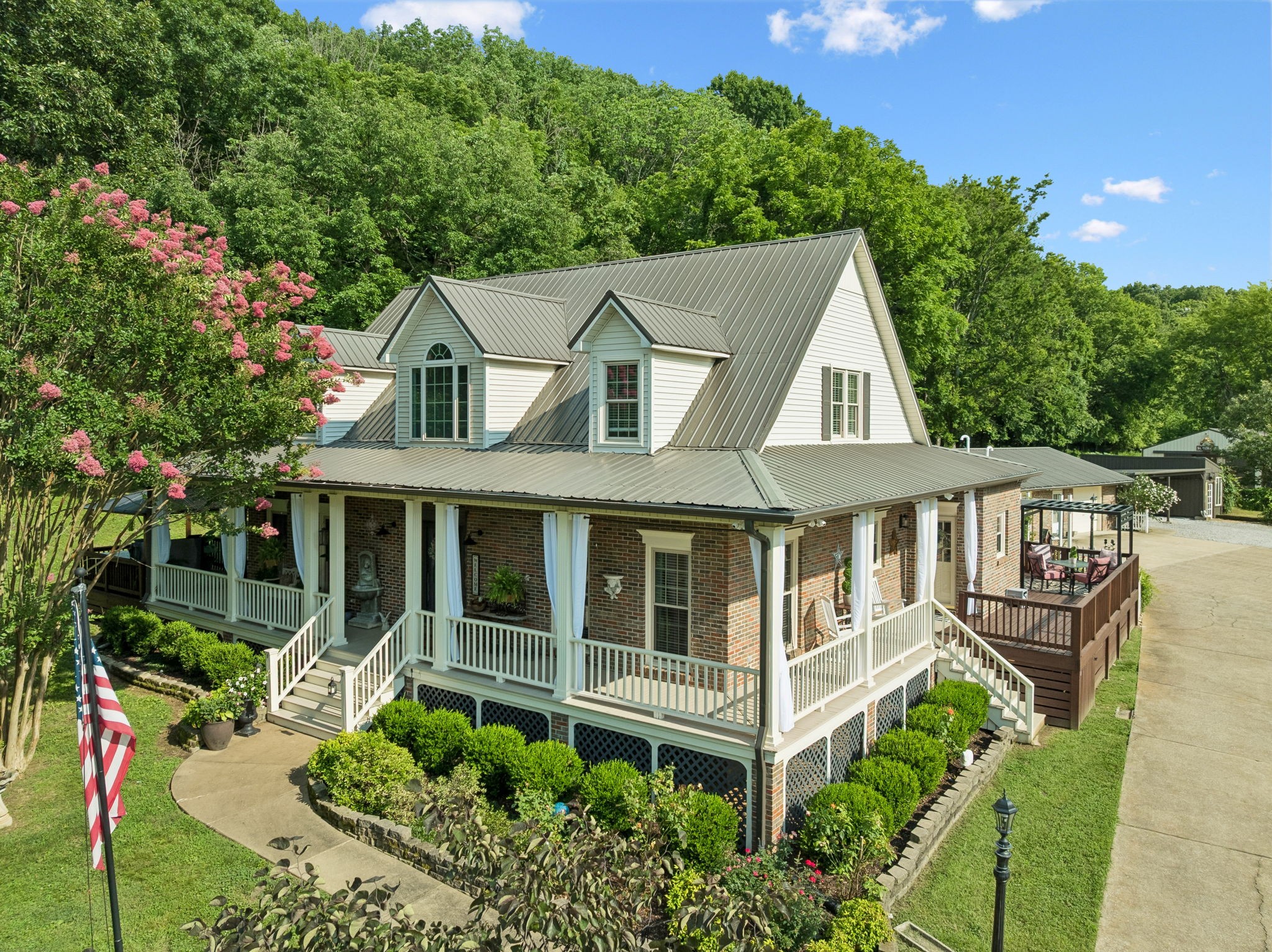 1204 Bobs Ln, Mount Pleasant, TN 38474