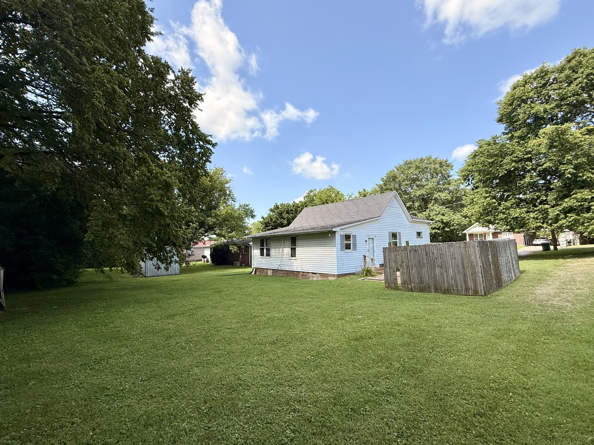 629 Martha Ave, Gallatin, TN 37066