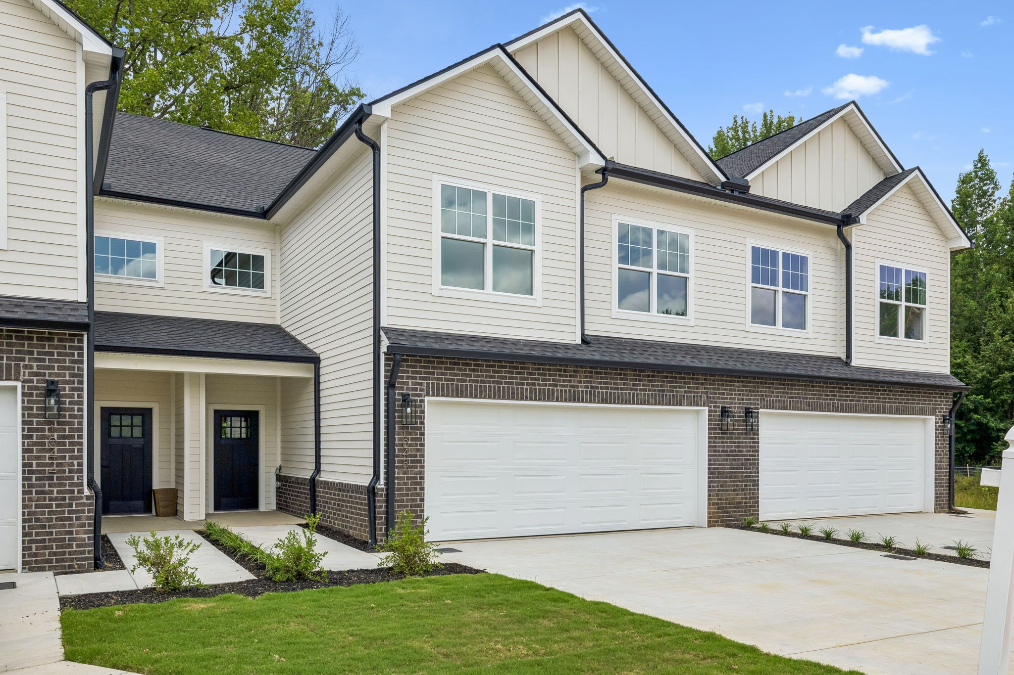 1048 Stagecoach Dr, White House, TN 37188