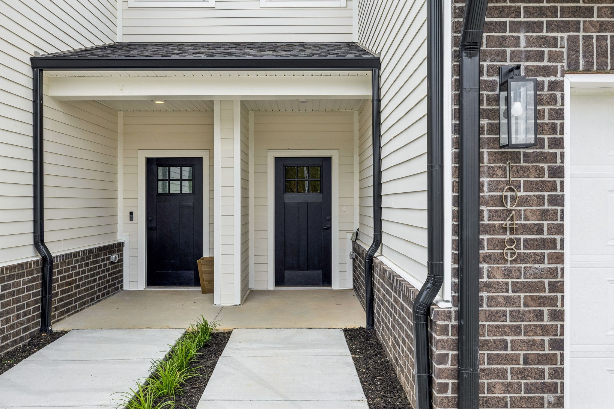 1048 Stagecoach Dr, White House, TN 37188