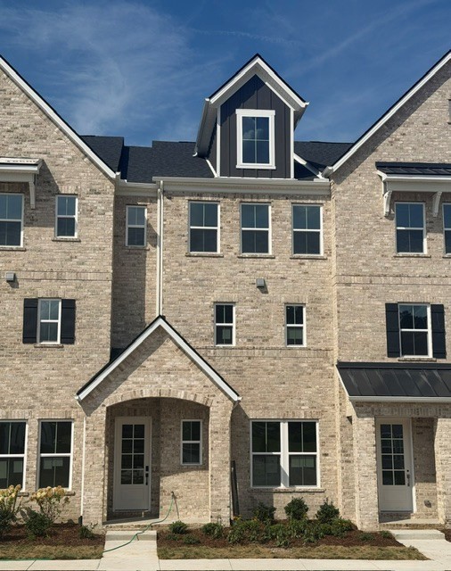 5616 Redcliffe Al, Thompsons Station, TN 37179