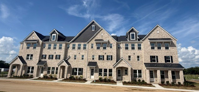 5616 Redcliffe Al, Thompsons Station, TN 37179
