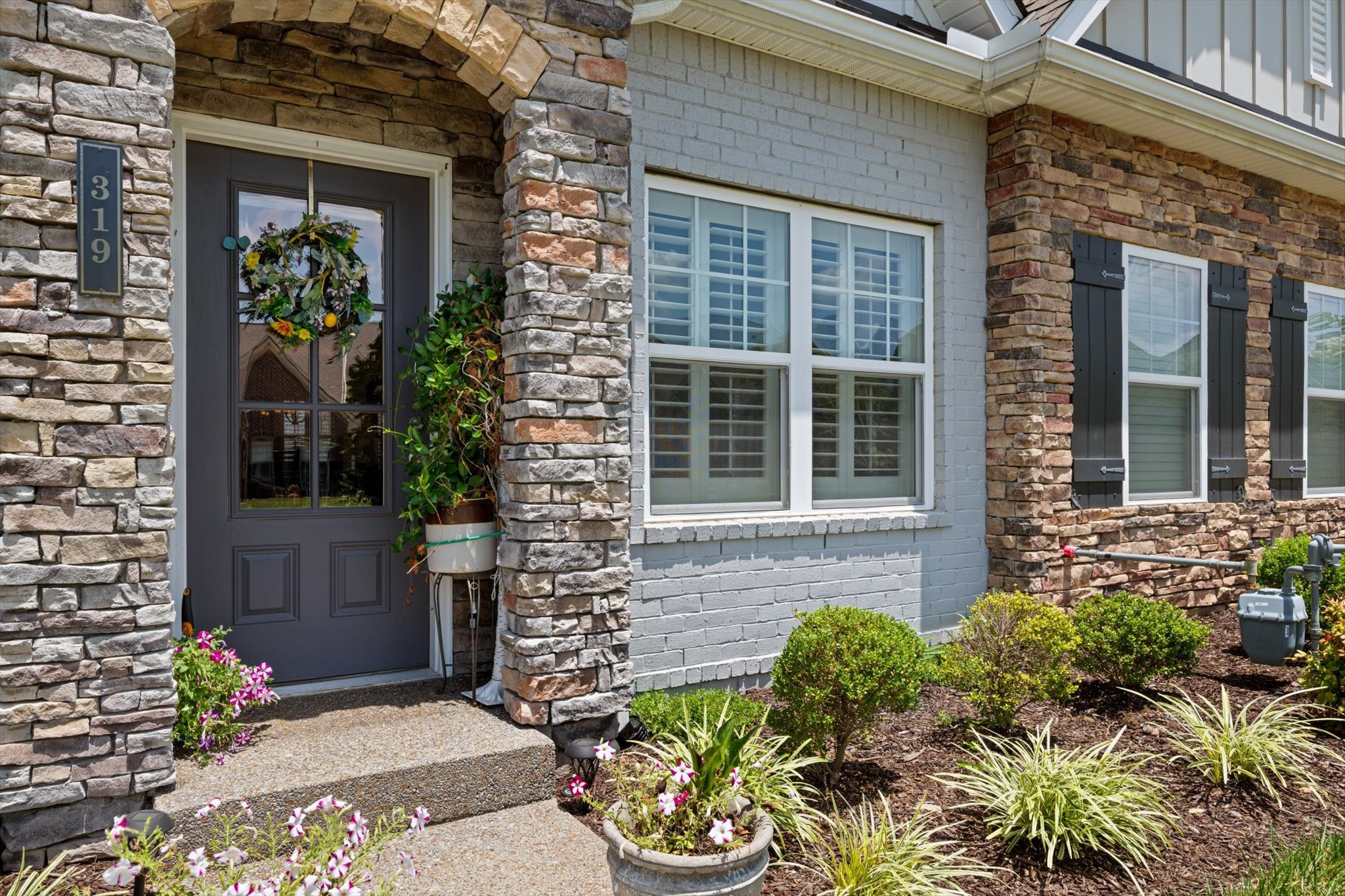 319 Buckner Cir, Mount Juliet, TN 37122