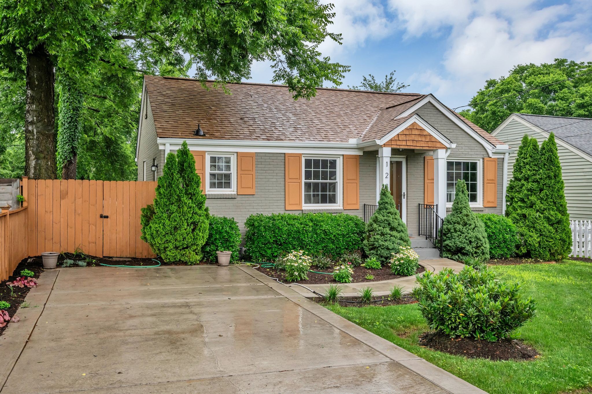 1235 Sunnymeade Dr, Nashville, TN 37216