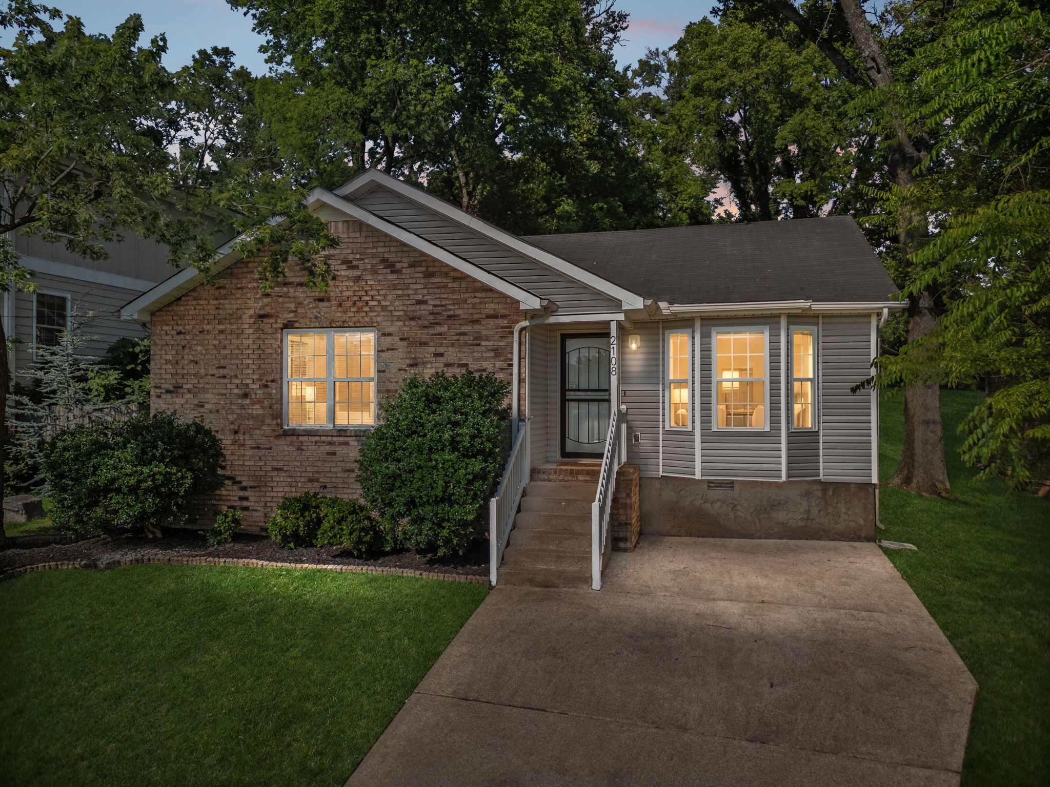 2108 15th Ave N, Nashville, TN 37208