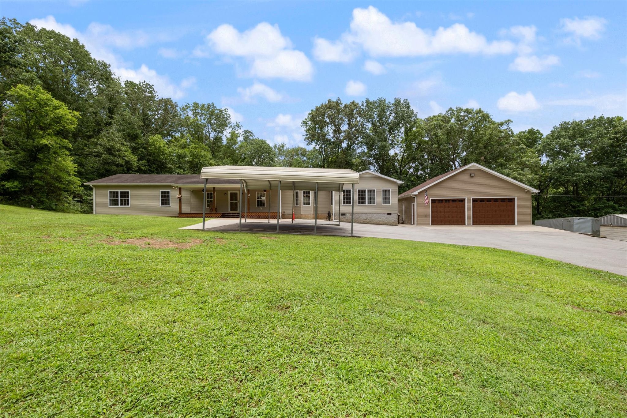 3044 Henderson Rd, Springfield, TN 37172