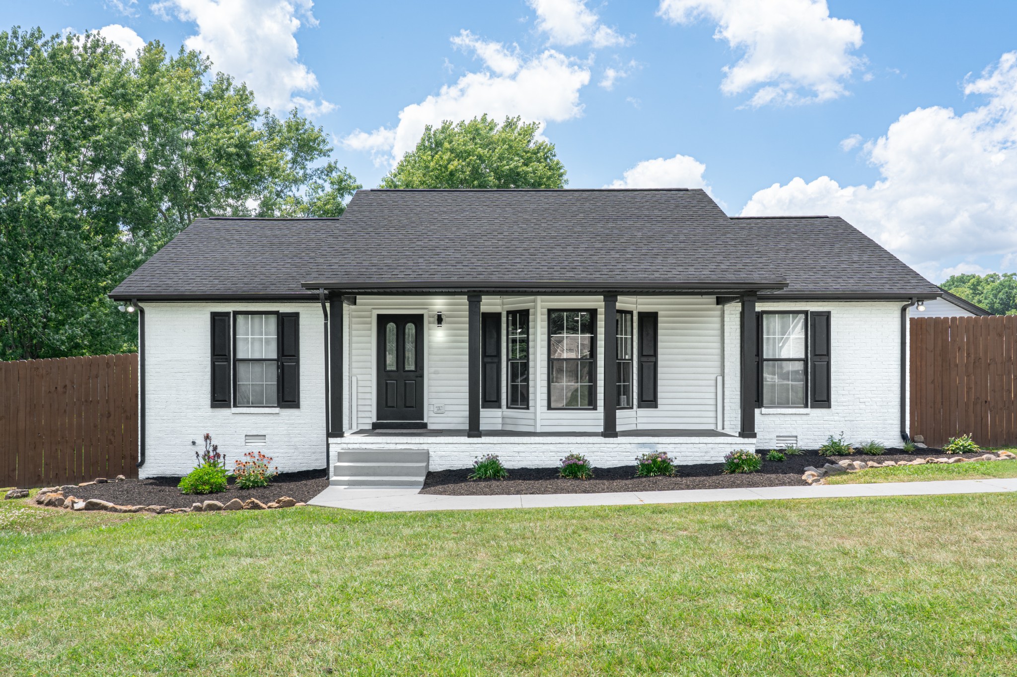 2068 Shawnee Ln, Greenbrier, TN 37073