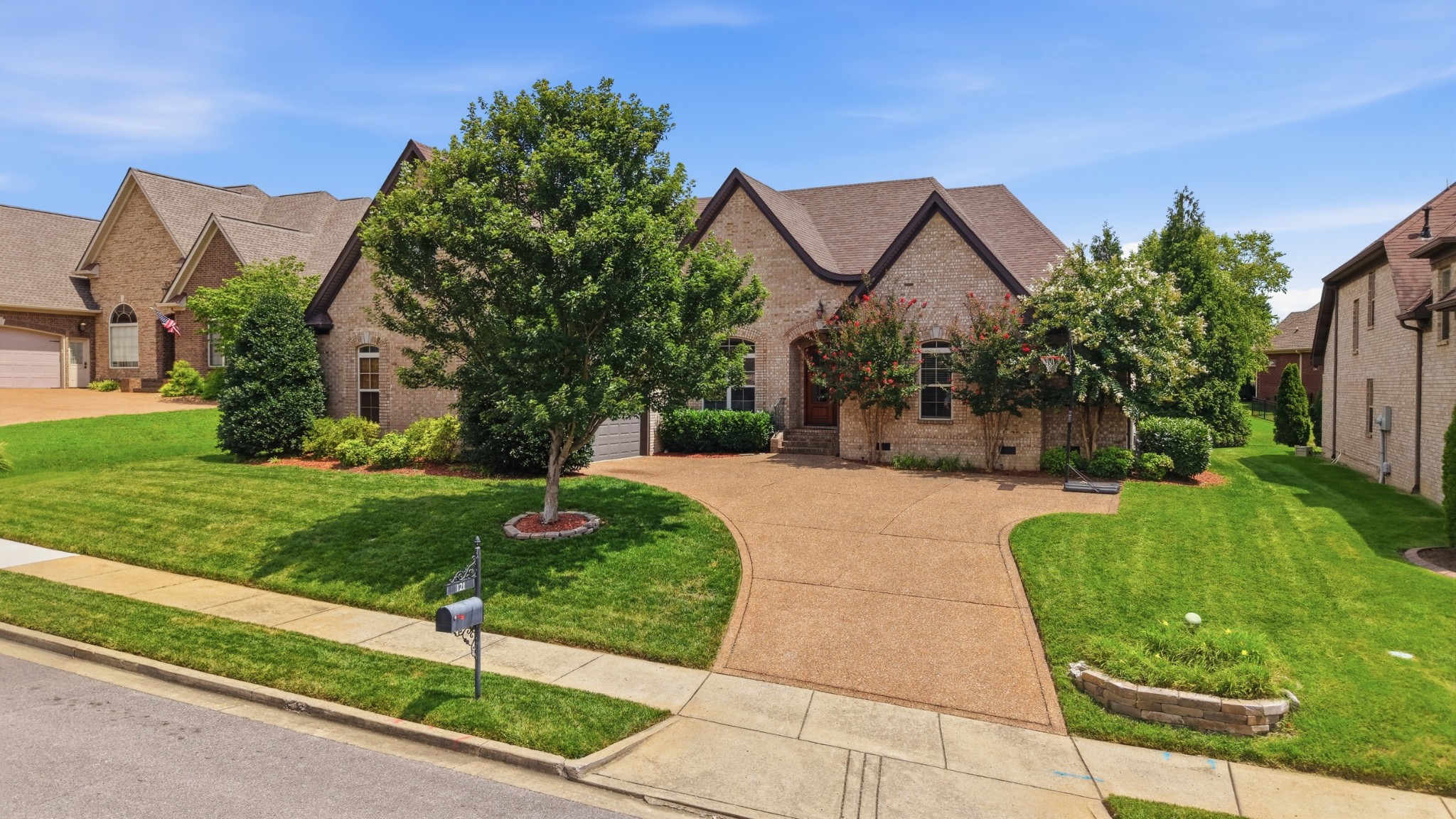 121 Saranac Trl, Hendersonville, TN 37075
