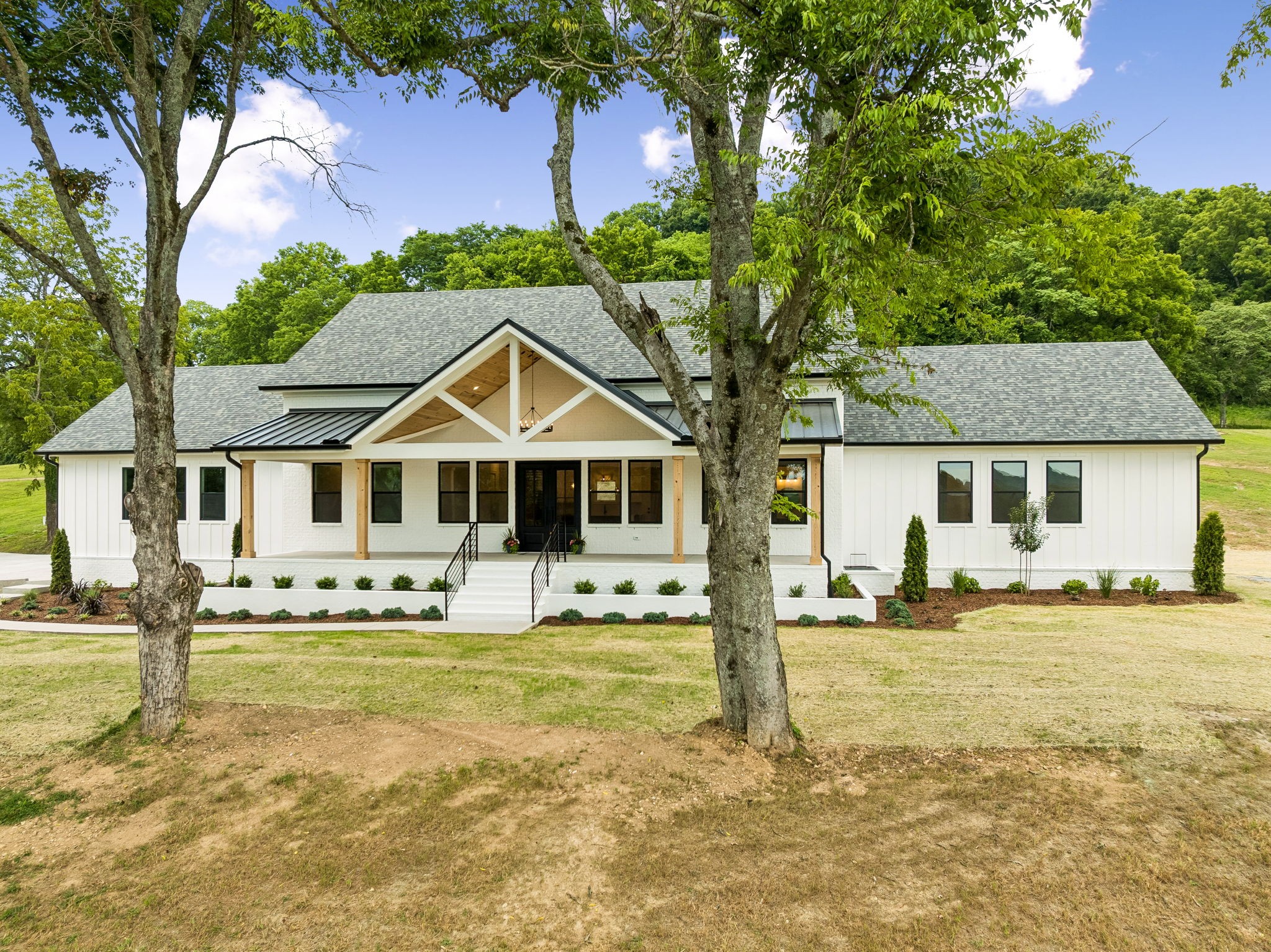 2472 Taylor Rd, Columbia, TN 38401