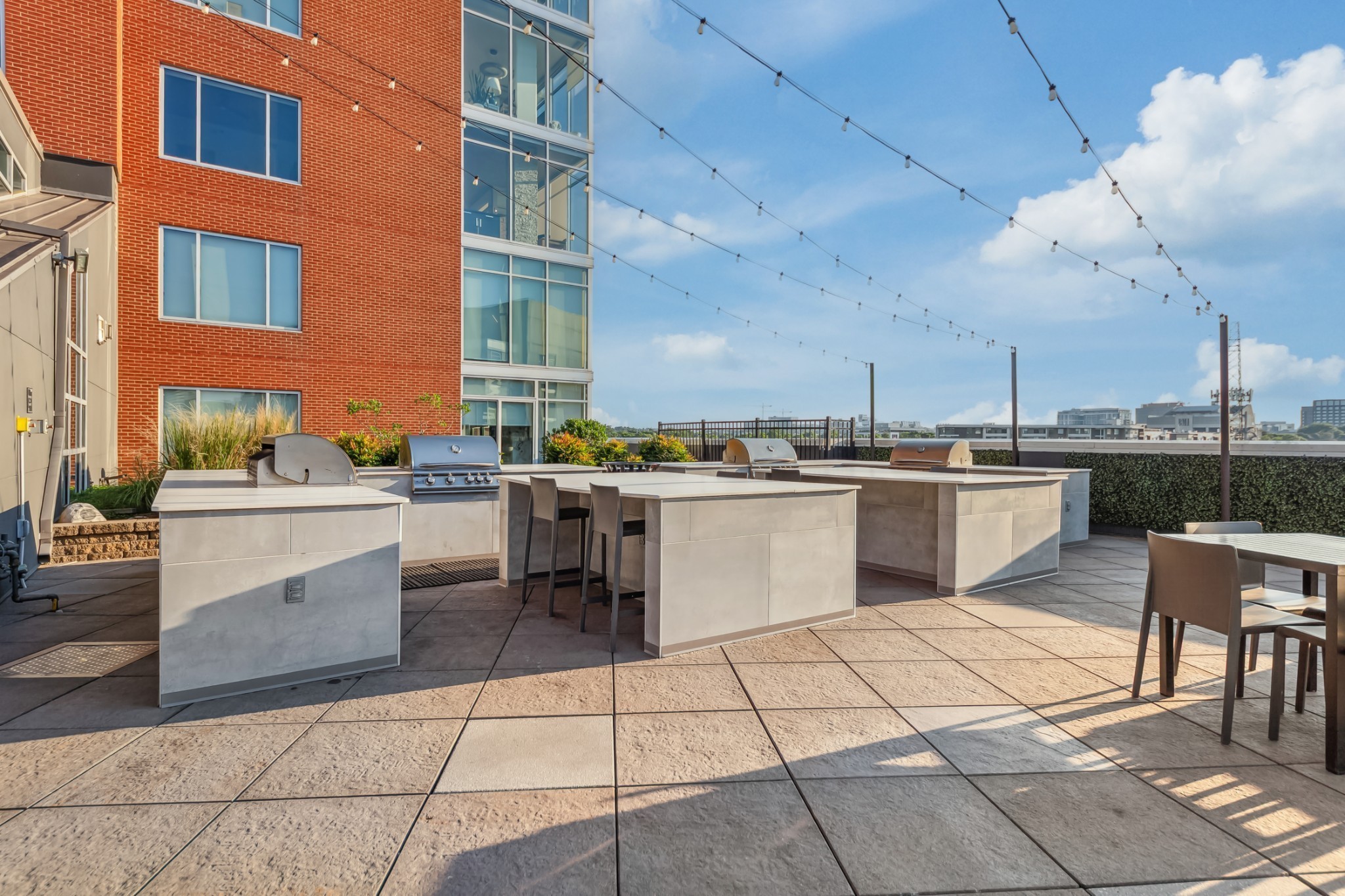 600 12th Ave S #902, Nashville, TN 37203