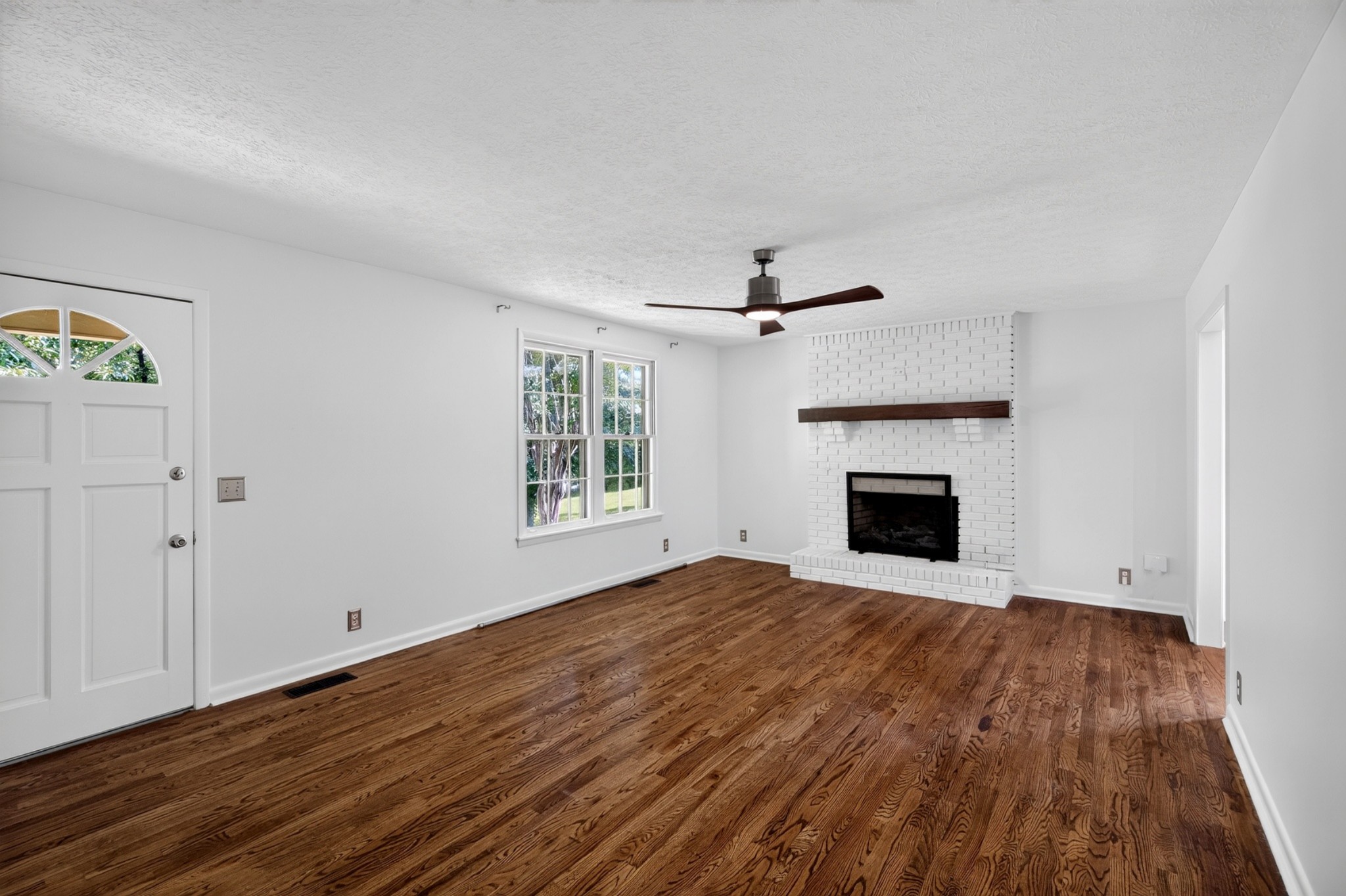 7311 Henry Dr, Fairview, TN 37062