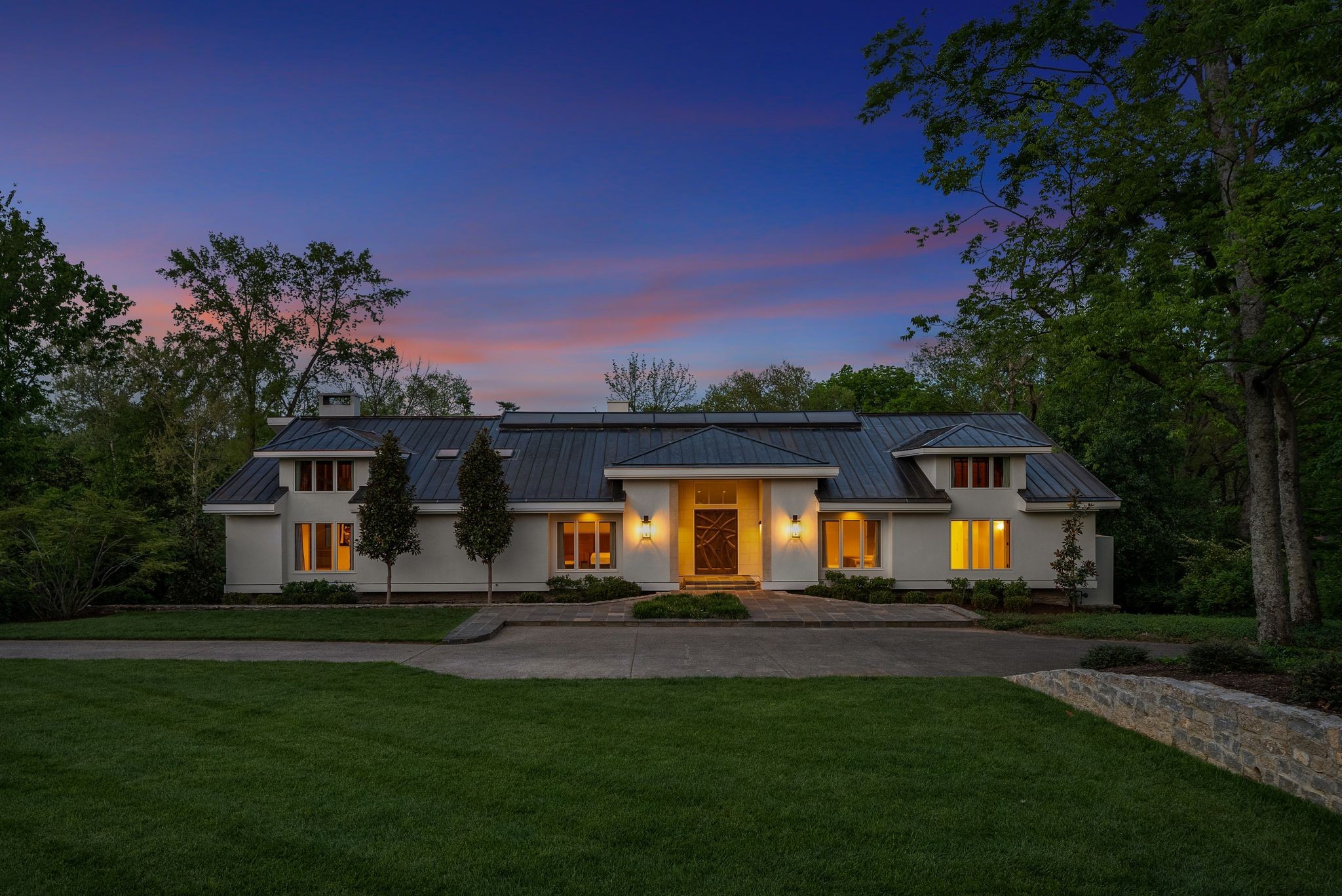 300 Sunnyside Dr, Nashville, TN 37205