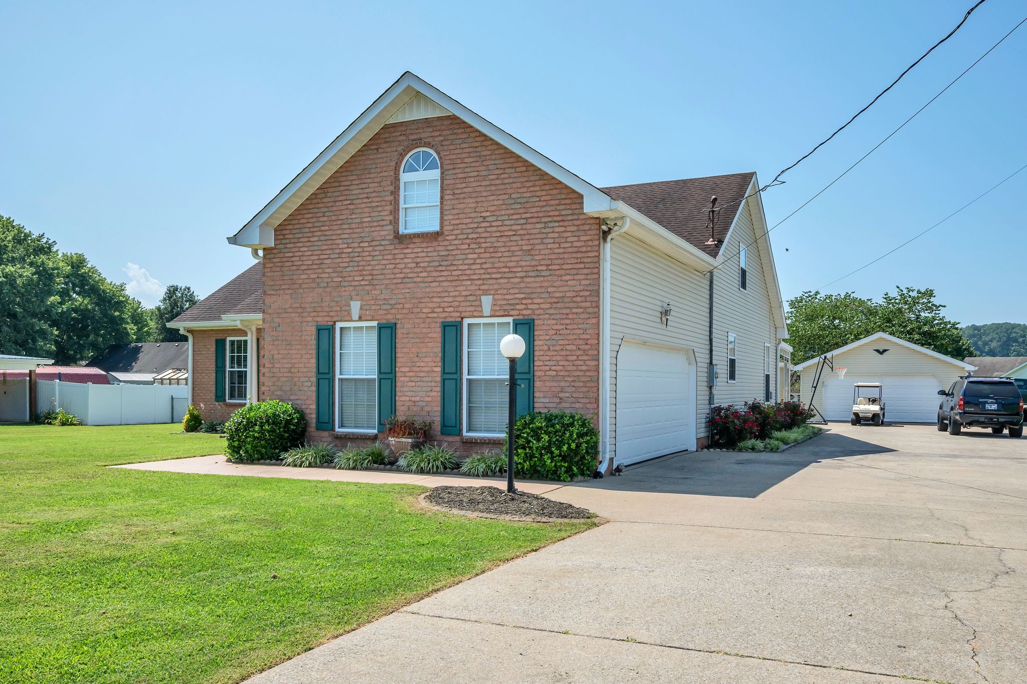 567 Bluff View Dr, Pegram, TN 37143