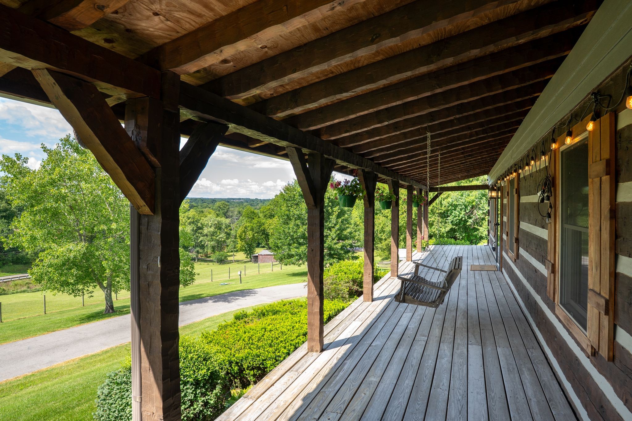812 New Shackle Island Rd, Hendersonville, TN 37075