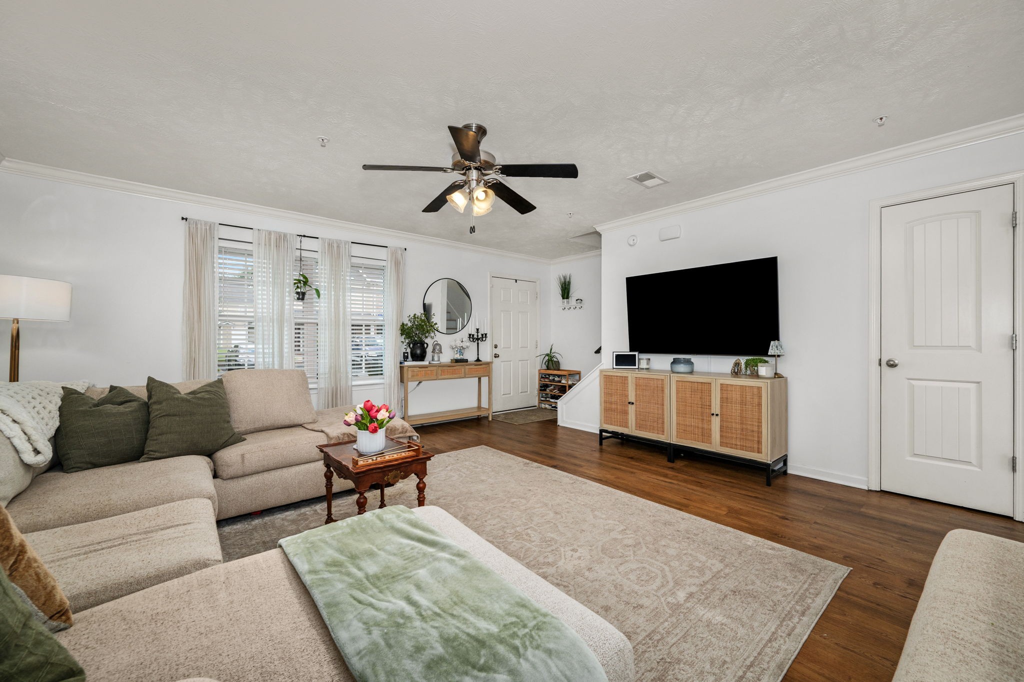 2037 Debonair Ln, Murfreesboro, TN 37128