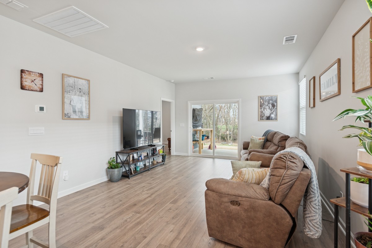 7258 Lang Ave, White House, TN 37188