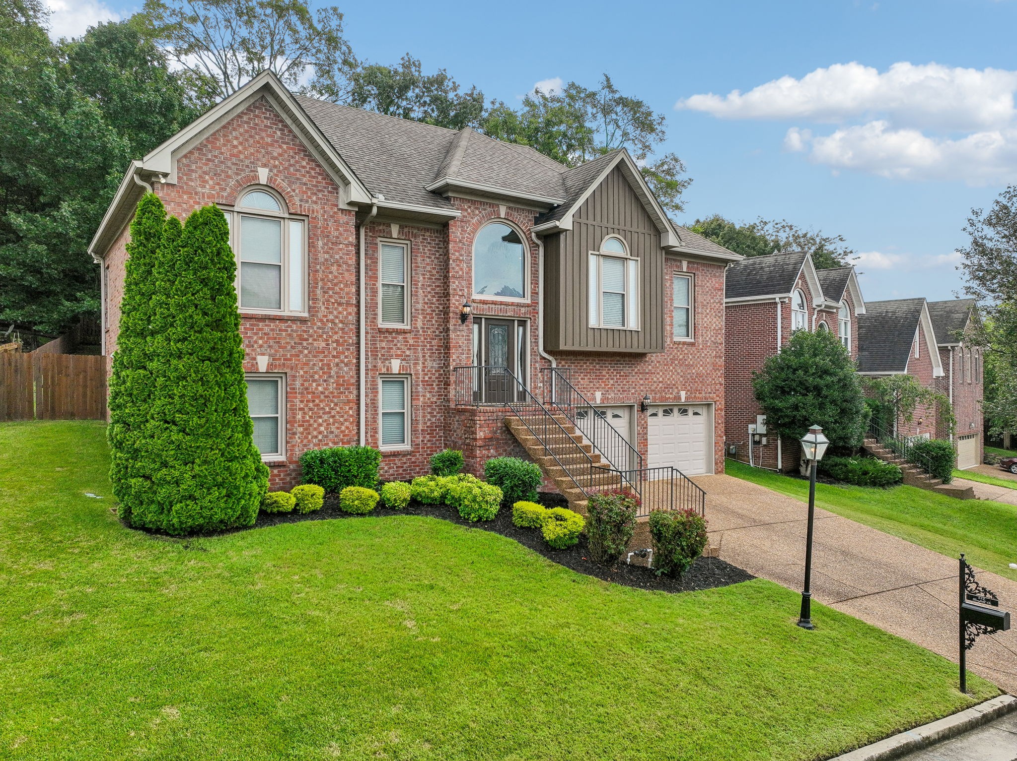 612 Bayhill Ct N, Hermitage, TN 37076