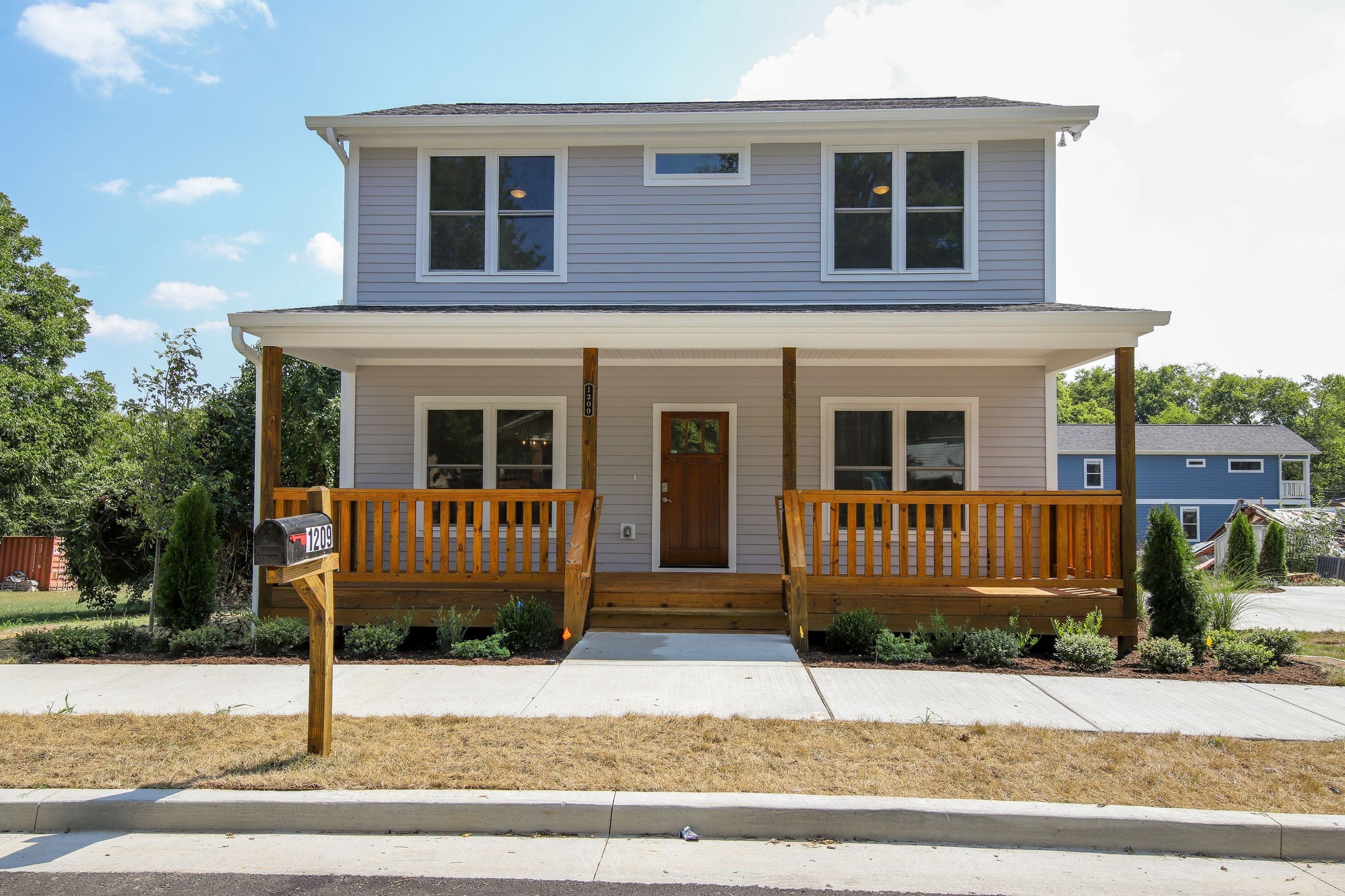 2214 14th Ave N, Nashville, TN 37208