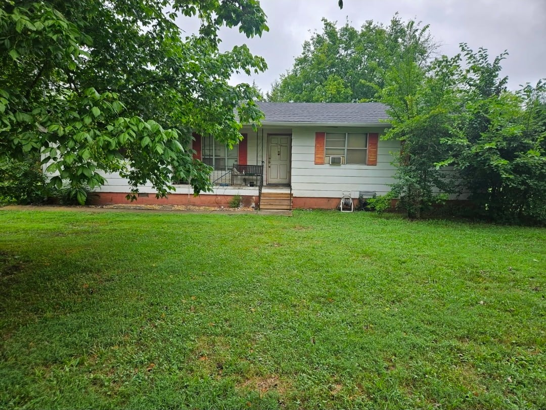 1127 Twin Oak Dr, Murfreesboro, TN 37130