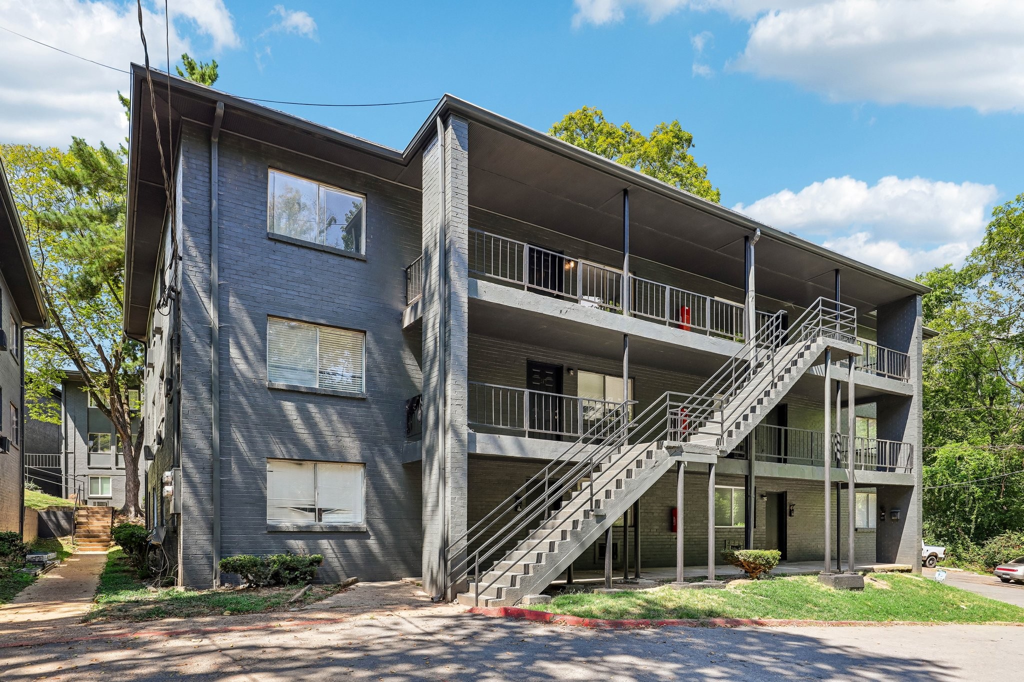 550 Harding Pl #F122, Nashville, TN 37211