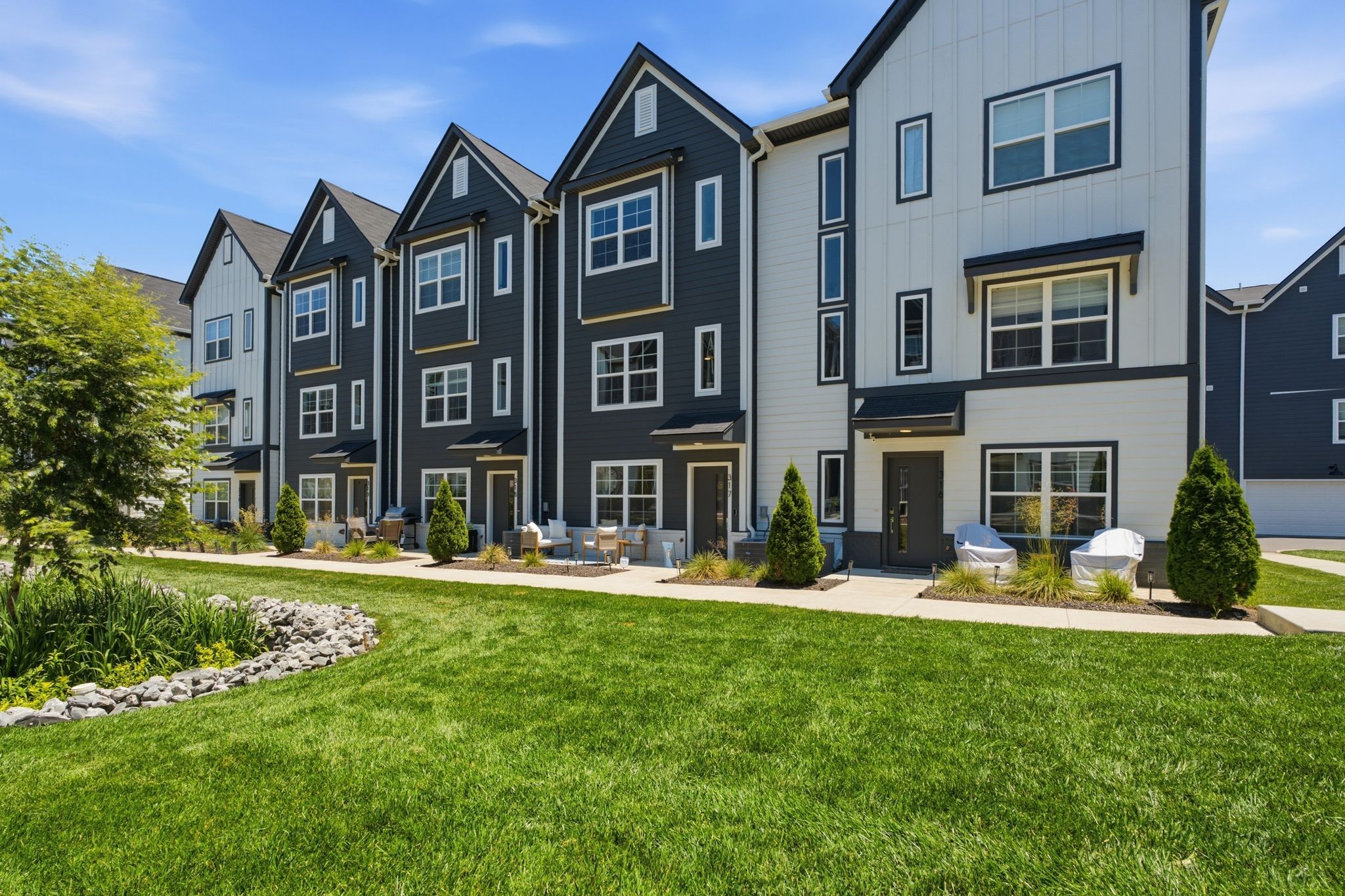 700 N Dupont Ave #317, Madison, TN 37115